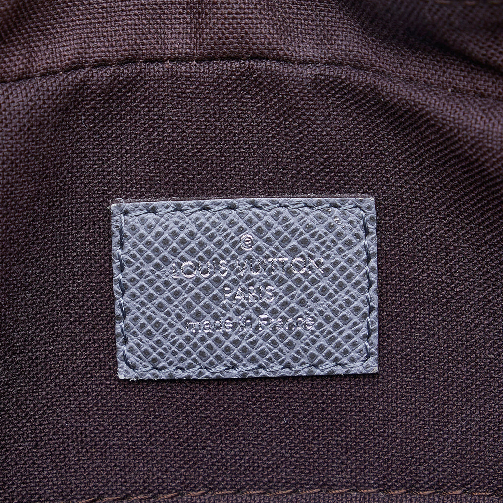 LOUIS VUITTON Taiga Porte-Documents Business MM Business Bag