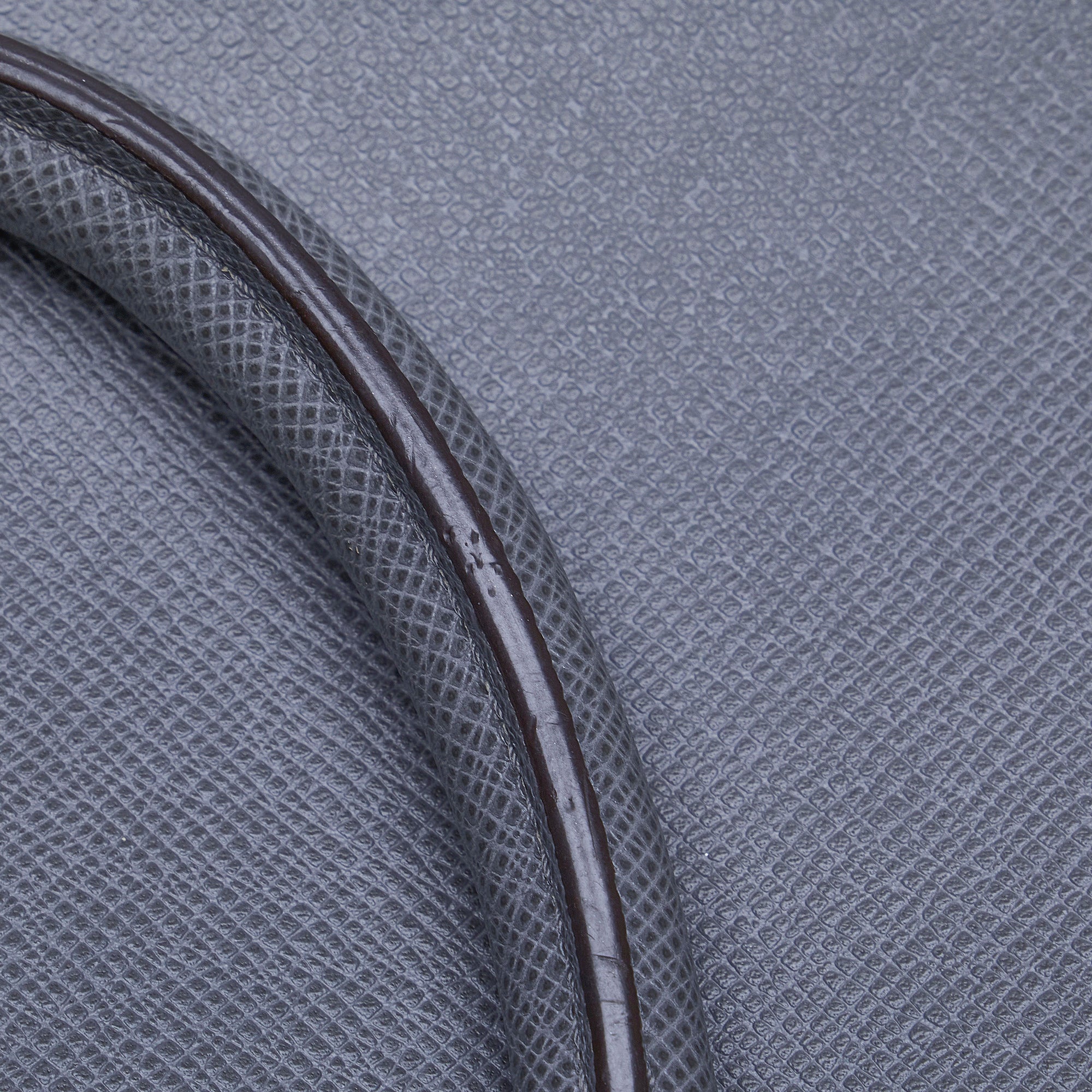 LOUIS VUITTON Taiga Porte-Documents Business MM Business Bag