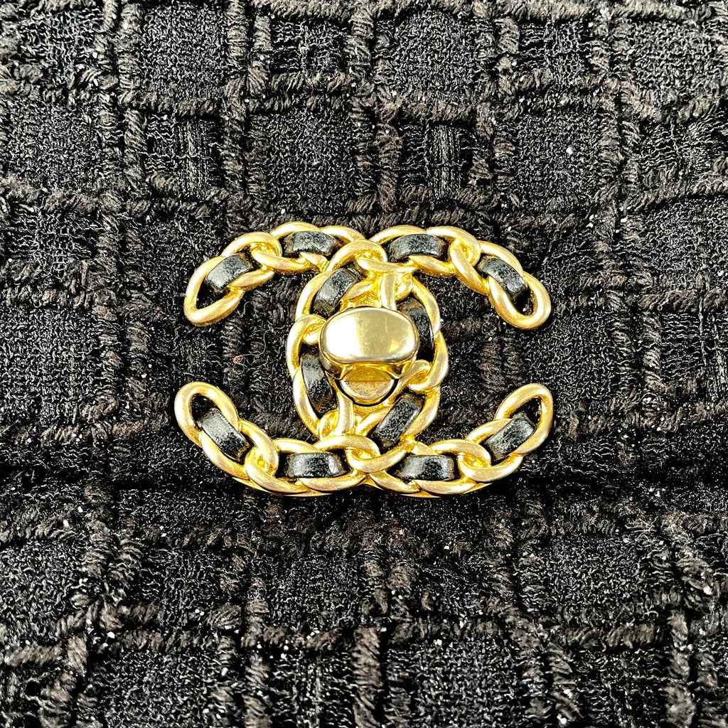 CHANEL Medium Tweed 19 Flap Bag