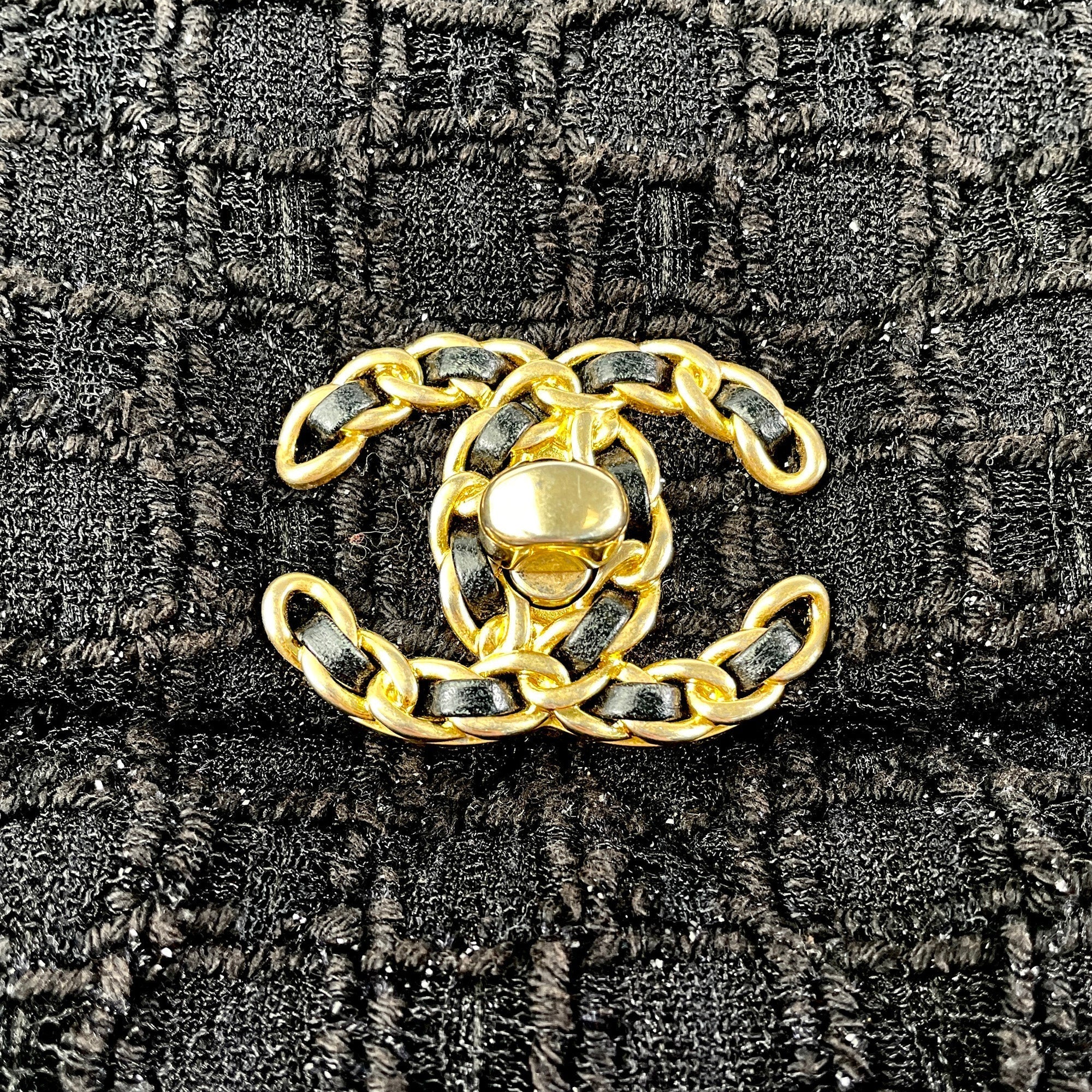 CHANEL Medium Tweed 19 Flap Bag