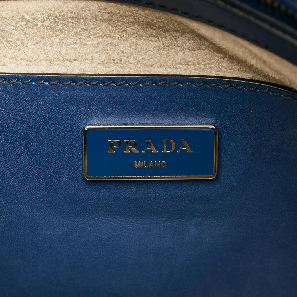 Prada Calfskin Stitched Handbag (SHG-JgY2rH)