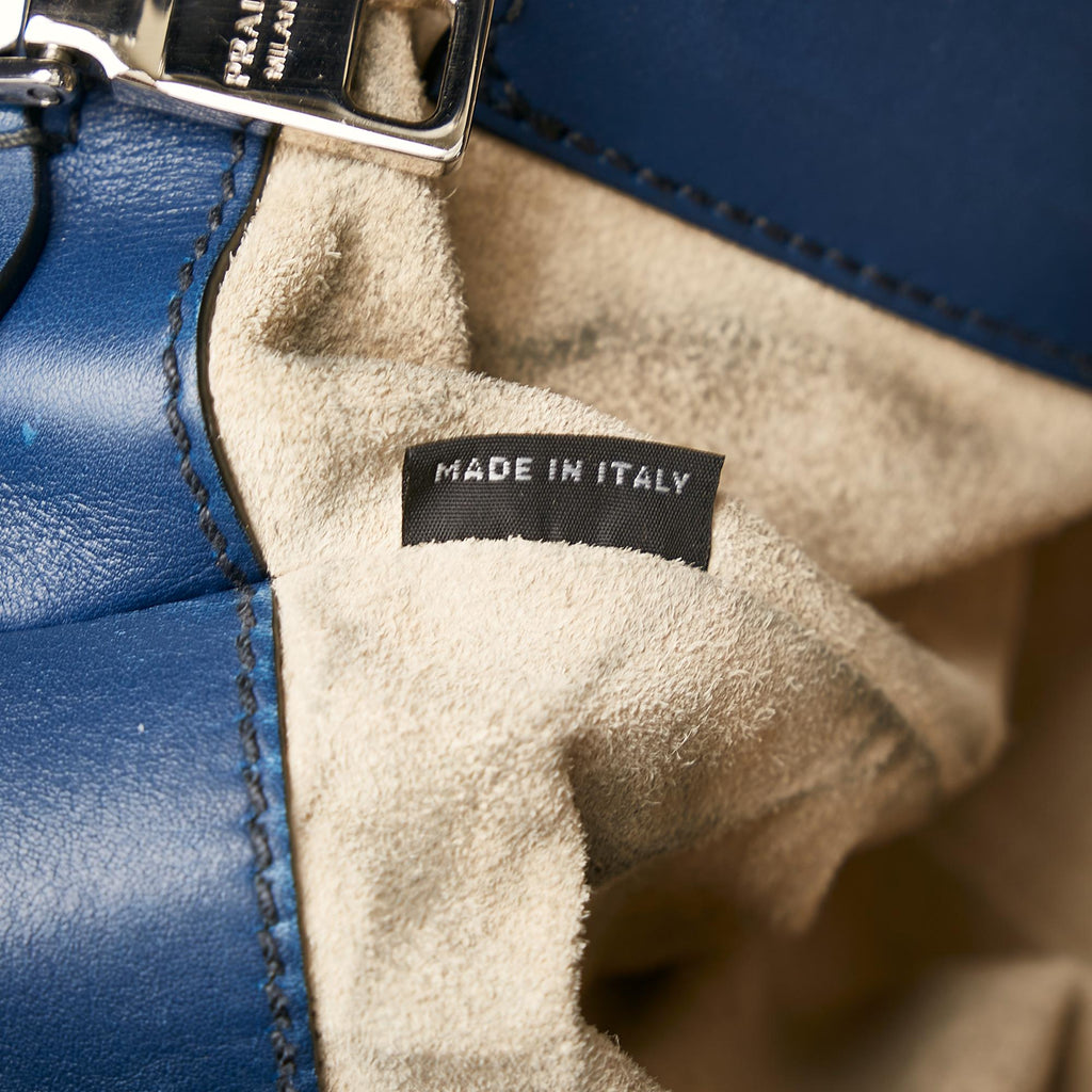 Prada Calfskin Stitched Handbag (SHG-JgY2rH)