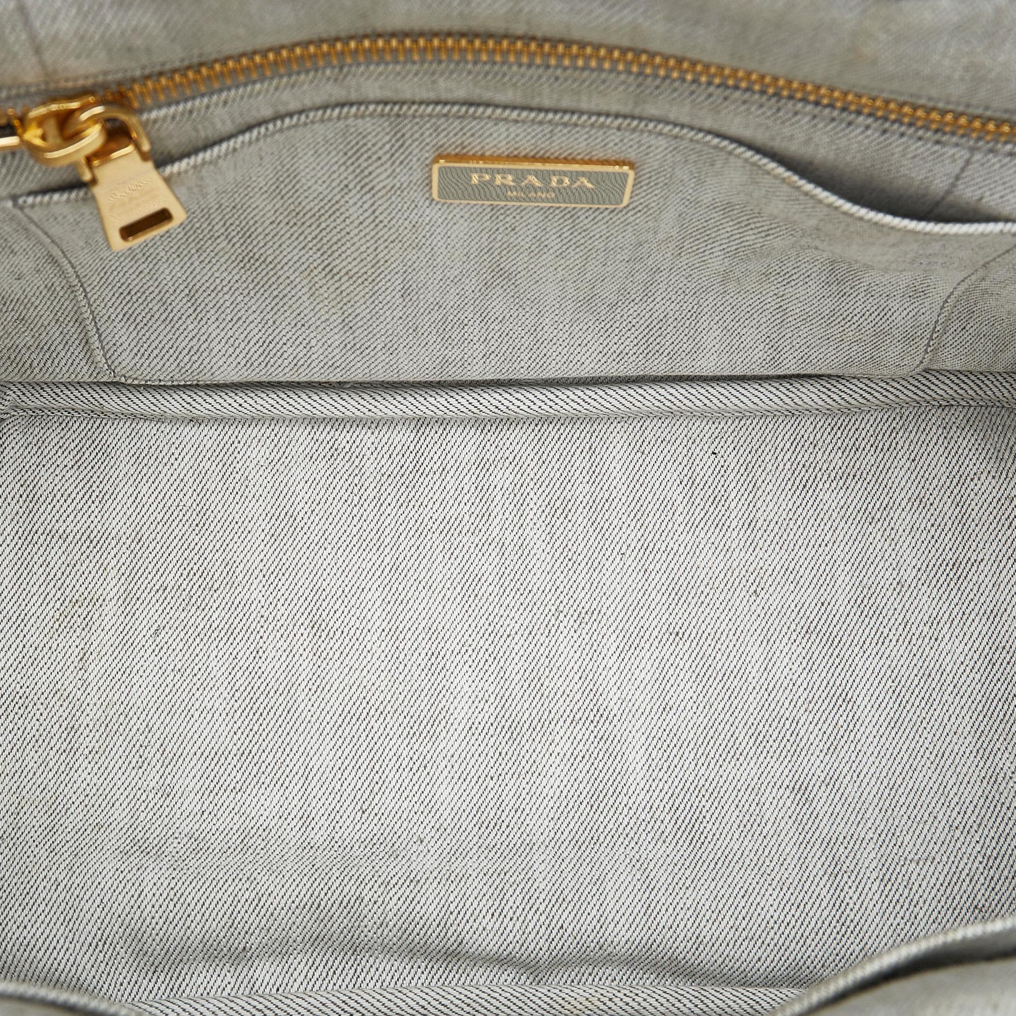 Prada Canapa Logo Handbag (SHG-2Urdjc)