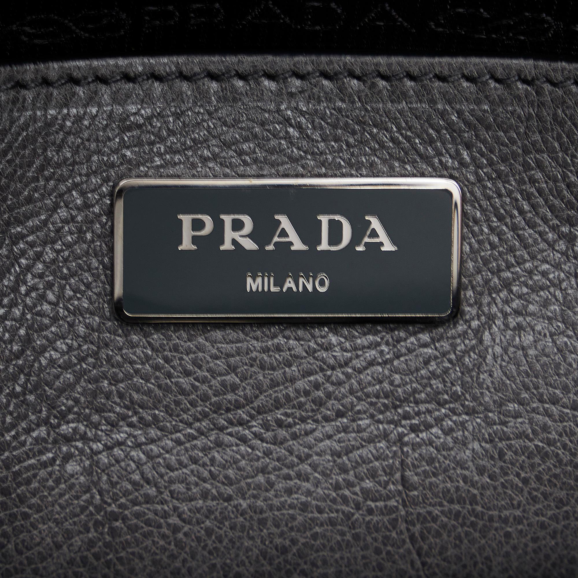 Prada City Calf Double Zip Tote (SHG-lVWkbA)