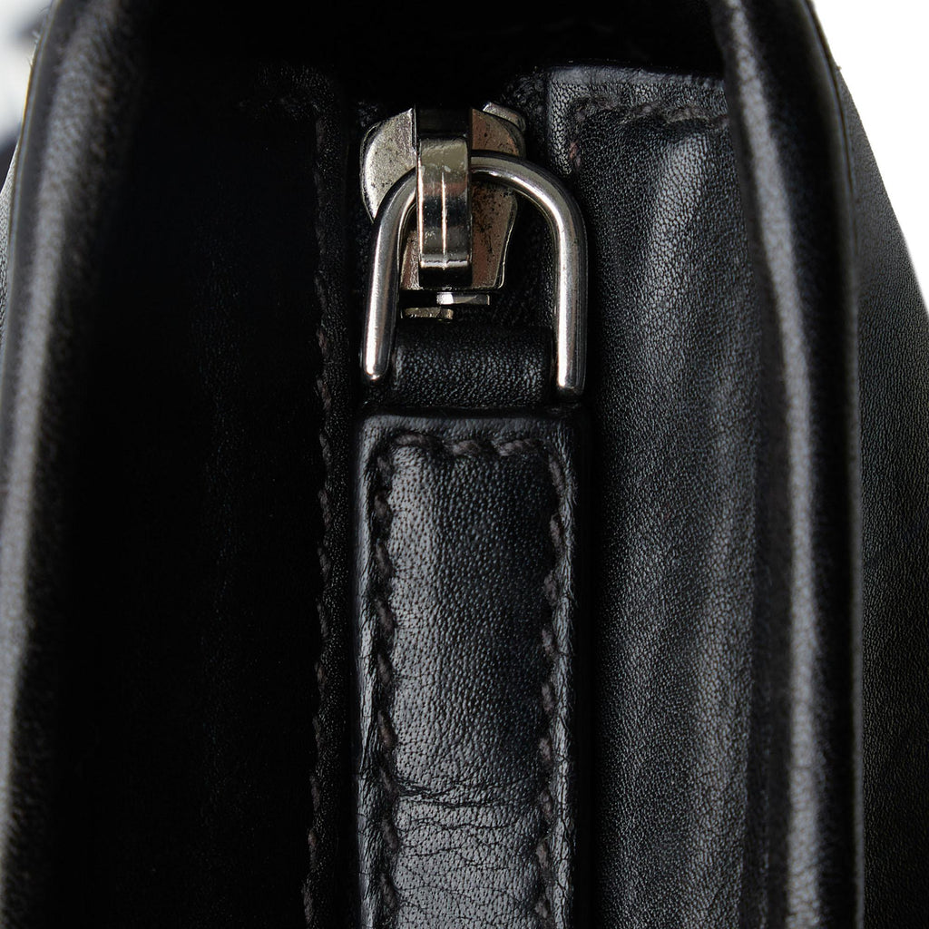 Prada Leather Crossbody Bag (SHG-XuJAGf)