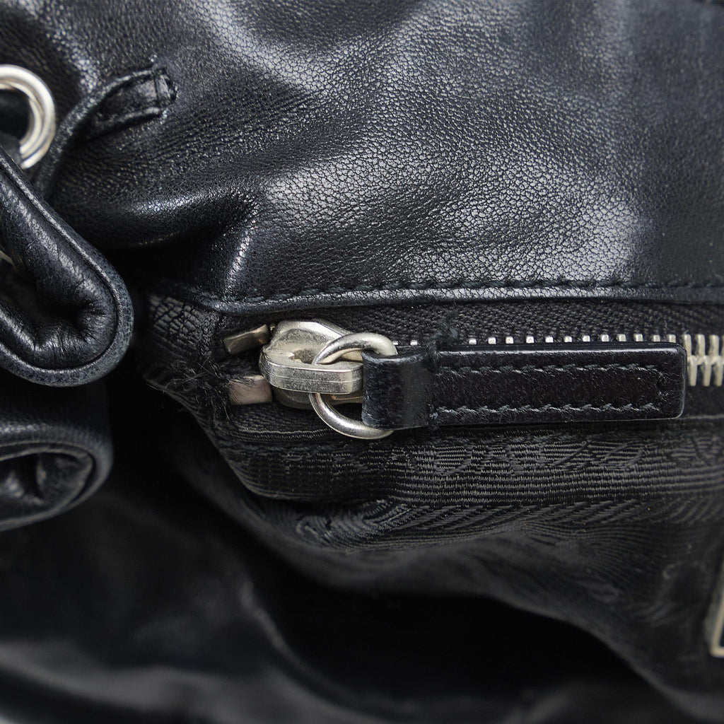 Prada Leather Ring Handbag (SHG-1BZ8Cb)