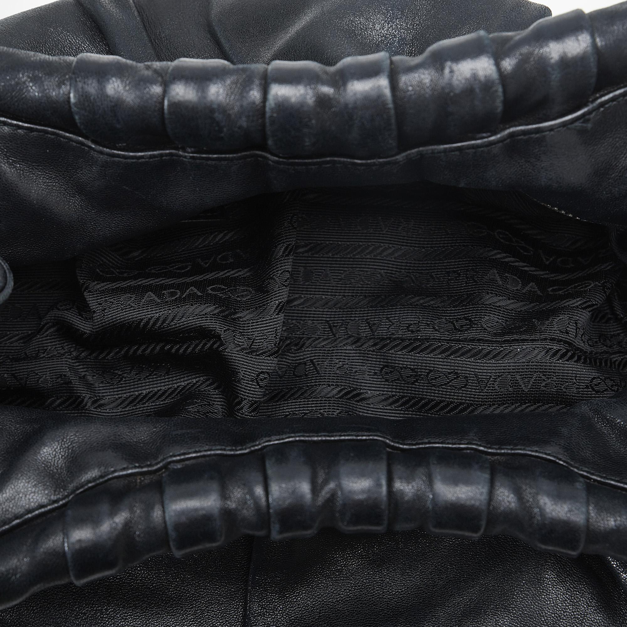 Prada Leather Ring Handbag (SHG-1BZ8Cb)