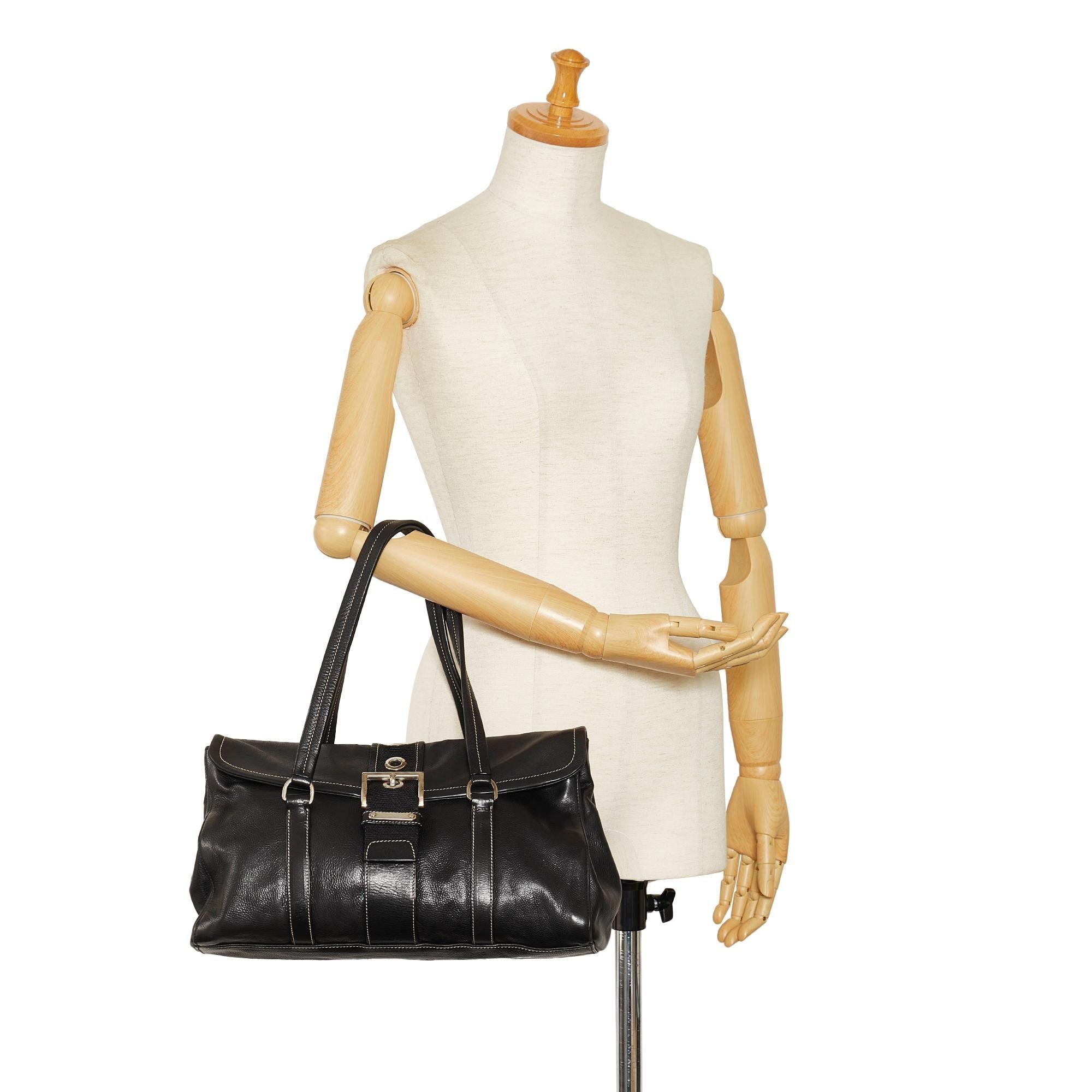 Prada Leather Shoulder Bag (SHG-kzN8pc)