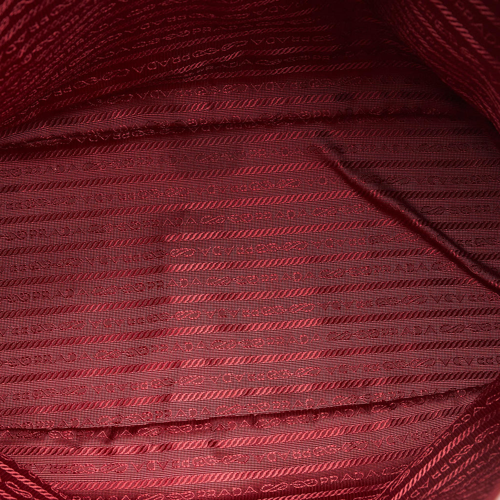 Prada Leather Tote (SHG-hygIUP)