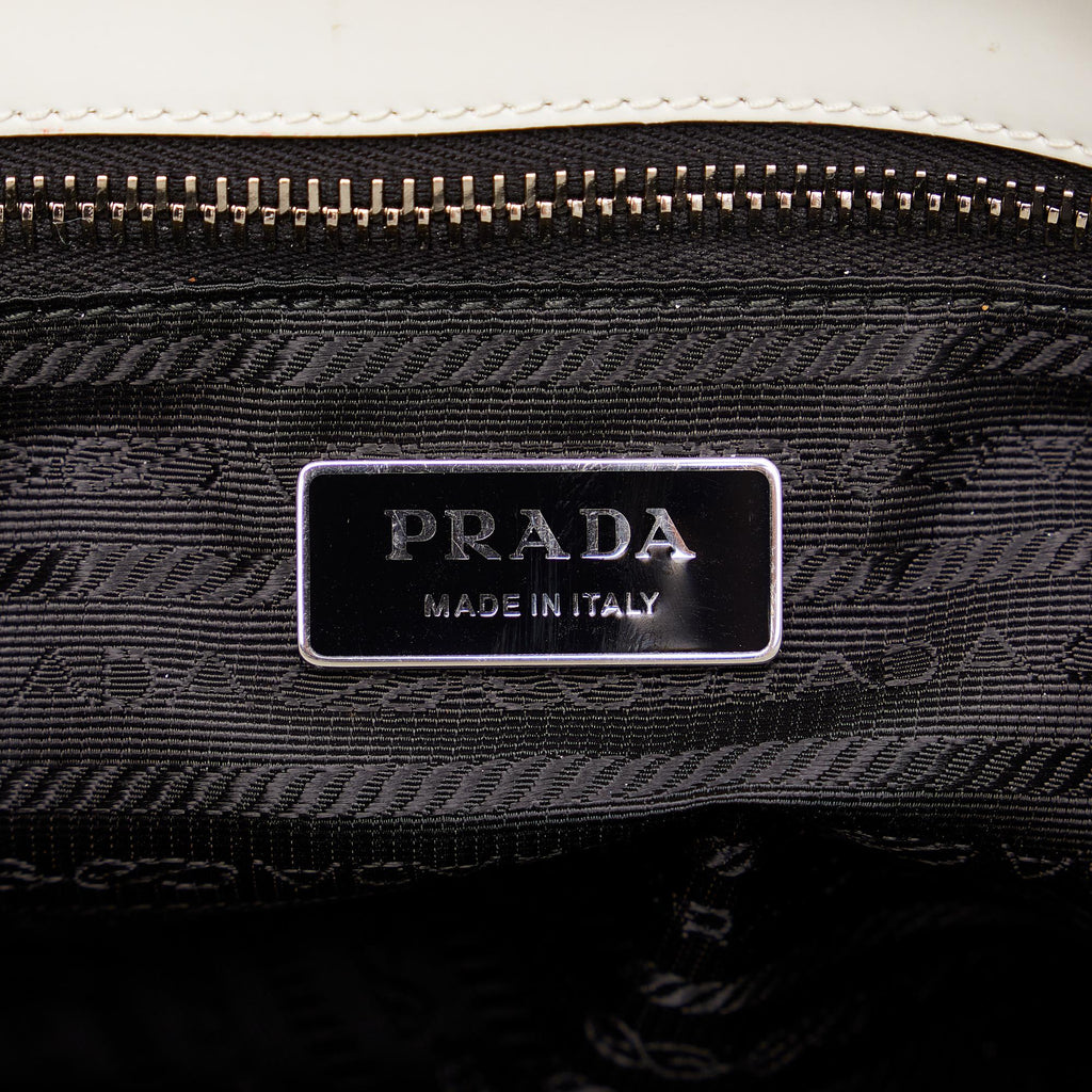 Prada Medium Re-Edition 1995 Leather Tote Bag (SHG-ZmtzAP)