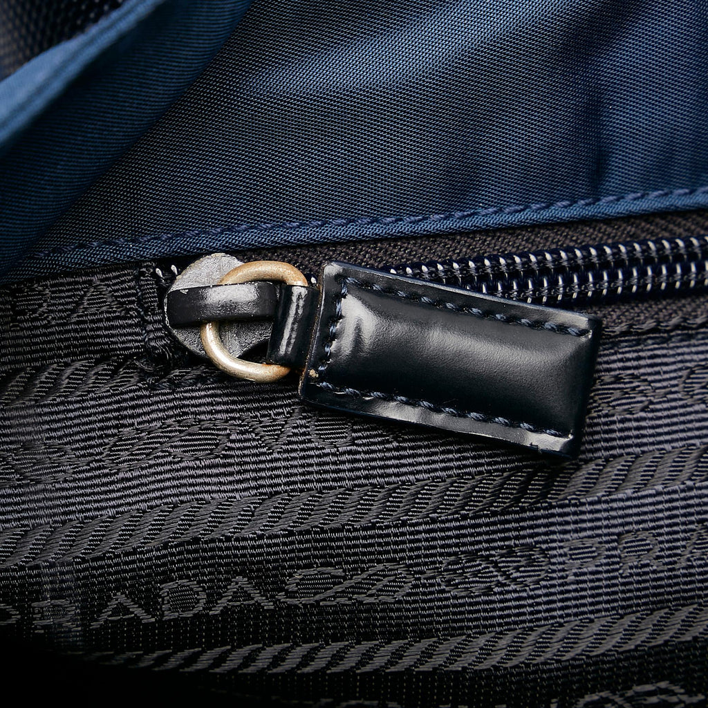 Prada Nylon Tote (SHG-36639)