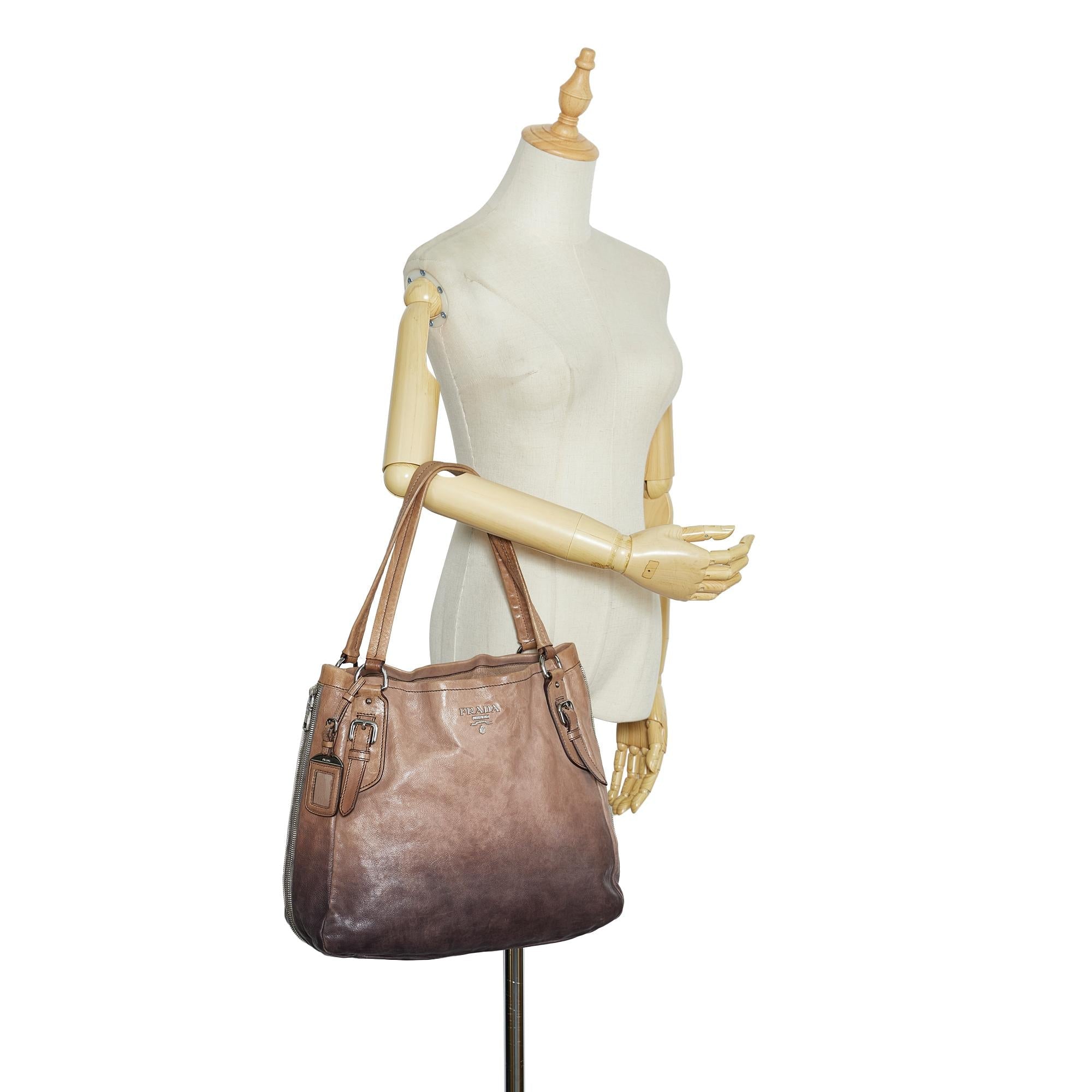 Prada Ombre Leather Tote (SHG-7ROBVv)