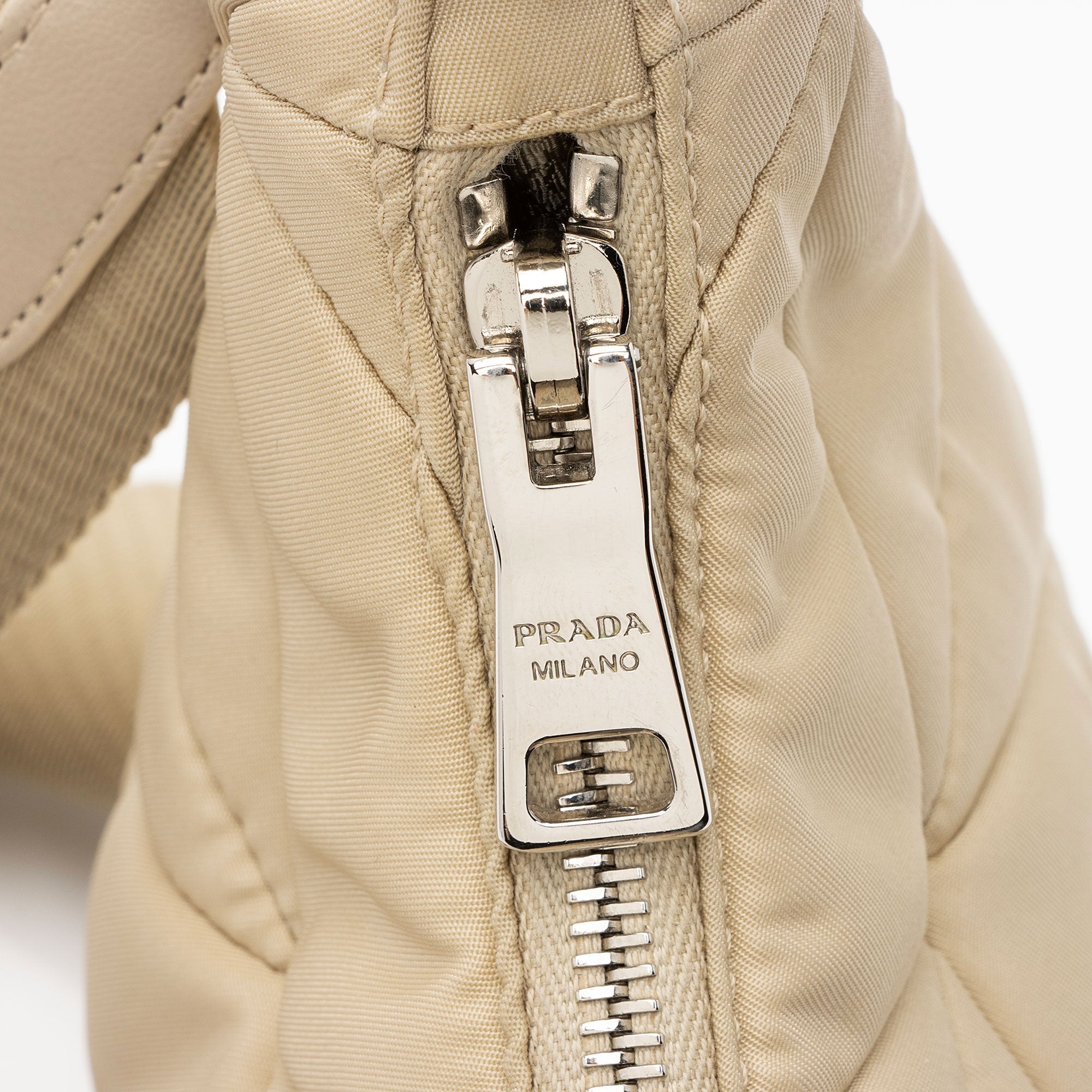 Prada Quilted Padded Re-Nylon Hobo (SHF-aLaT0R)