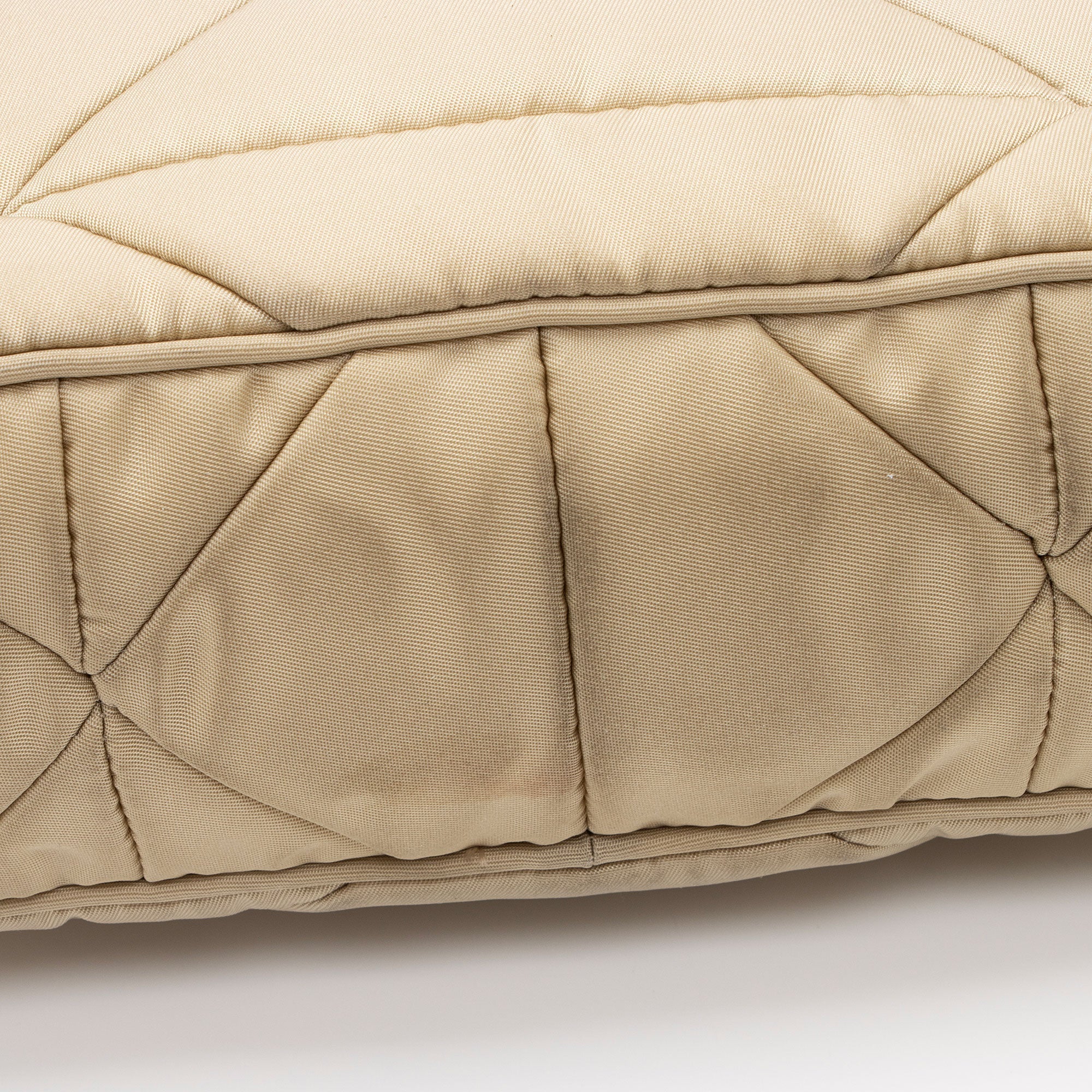 Prada Quilted Padded Re-Nylon Hobo (SHF-aLaT0R)
