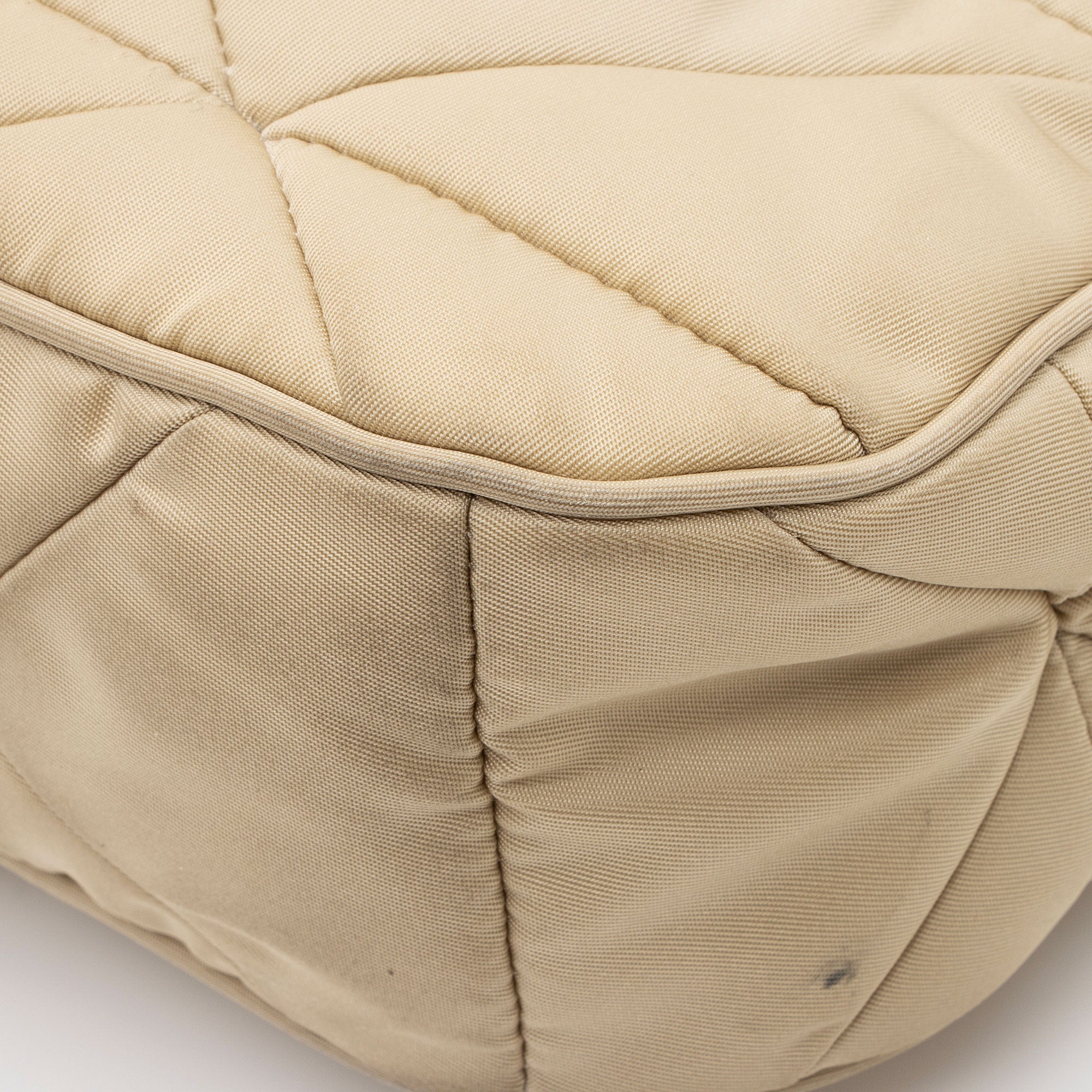 Prada Quilted Padded Re-Nylon Hobo (SHF-aLaT0R)