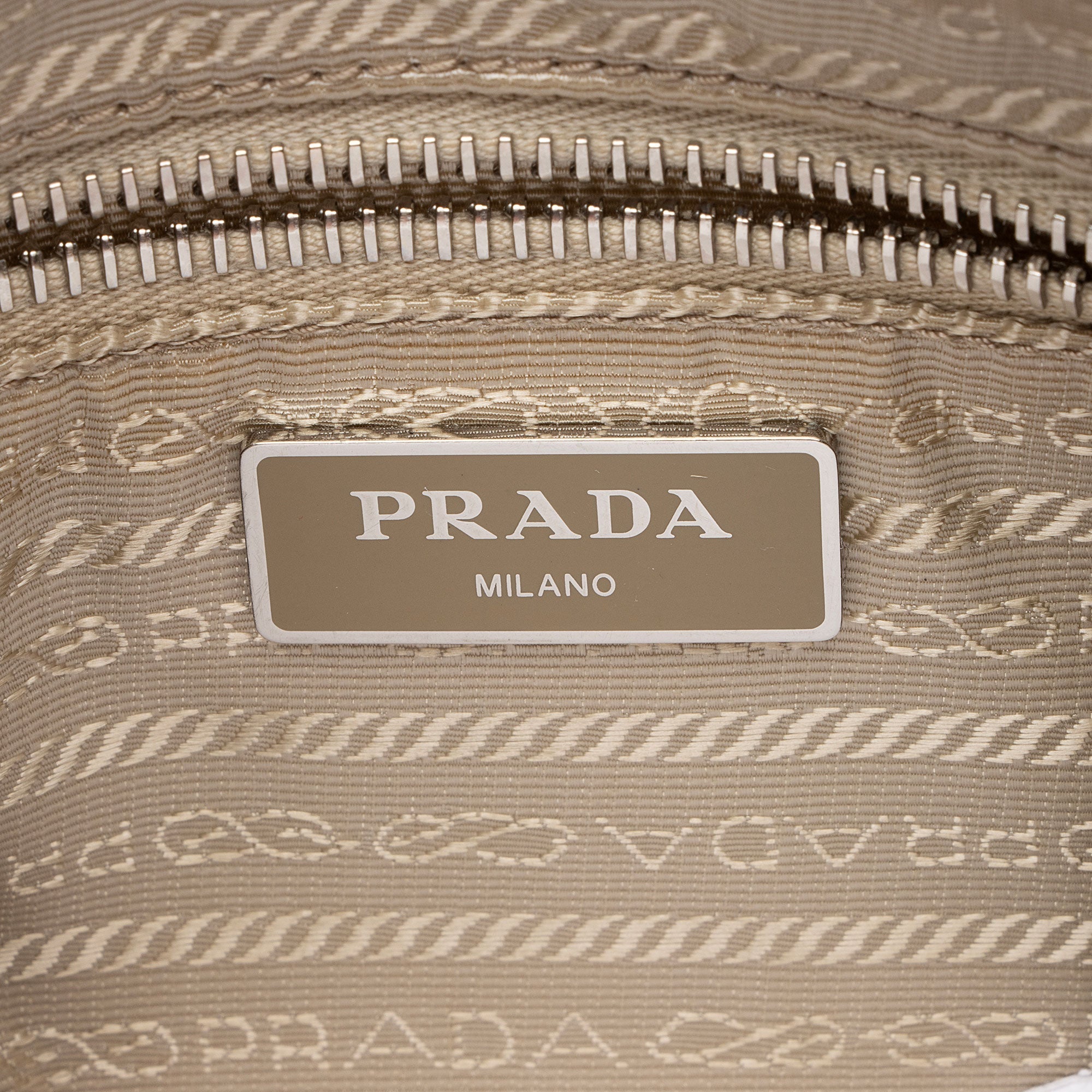 Prada Quilted Padded Re-Nylon Hobo (SHF-aLaT0R)