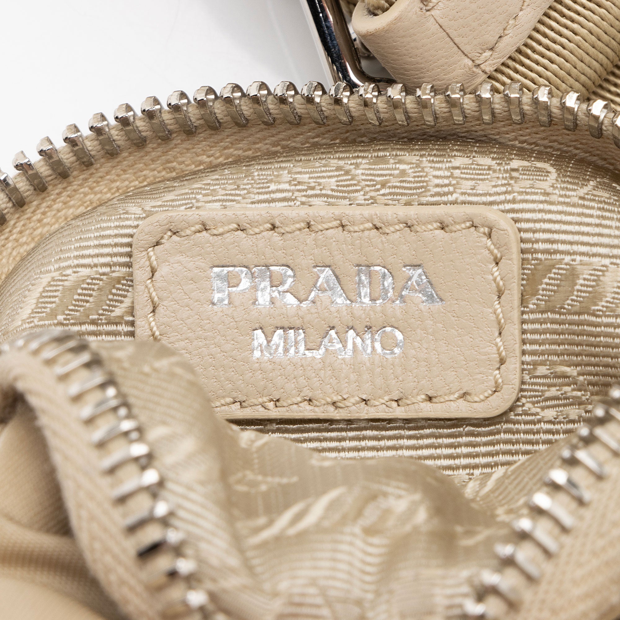Prada Quilted Padded Re-Nylon Hobo (SHF-aLaT0R)