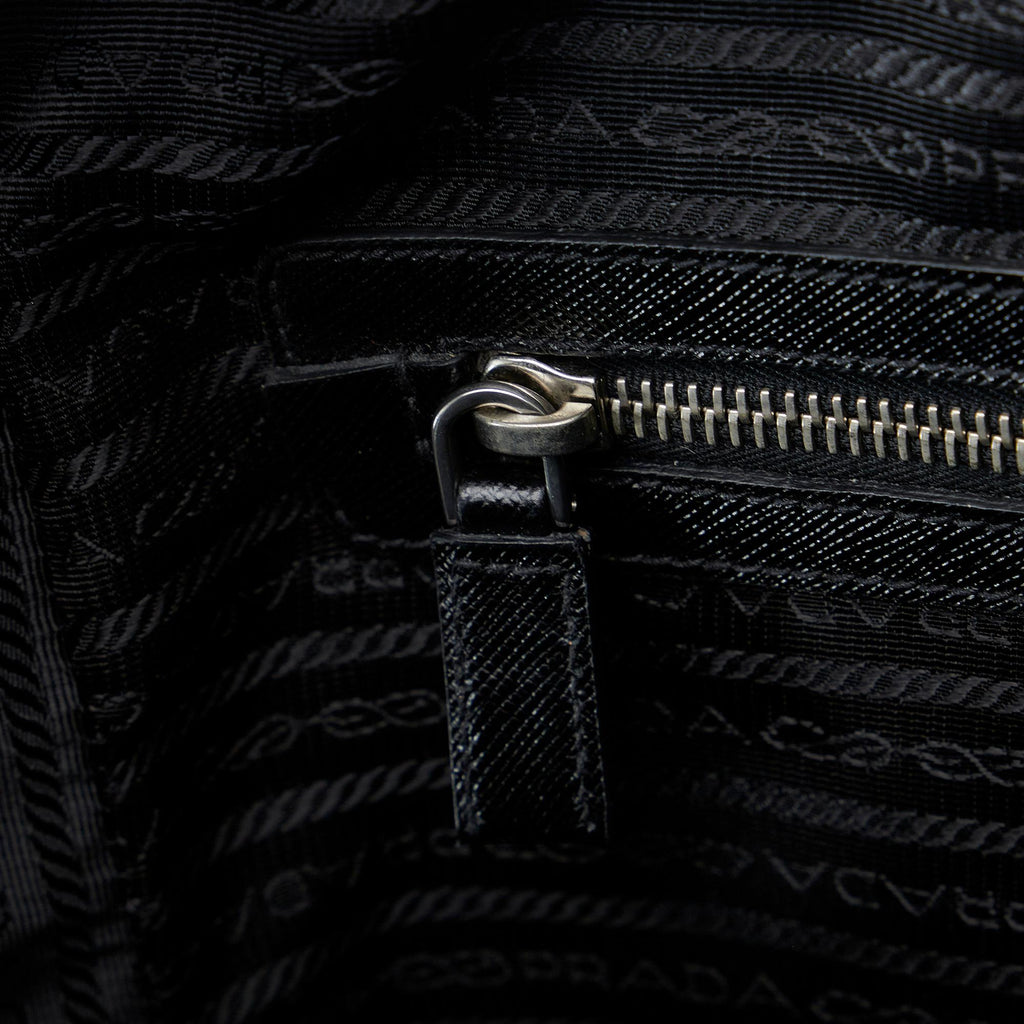 Prada Saffiano Business Bag (SHG-Z1XOe9)