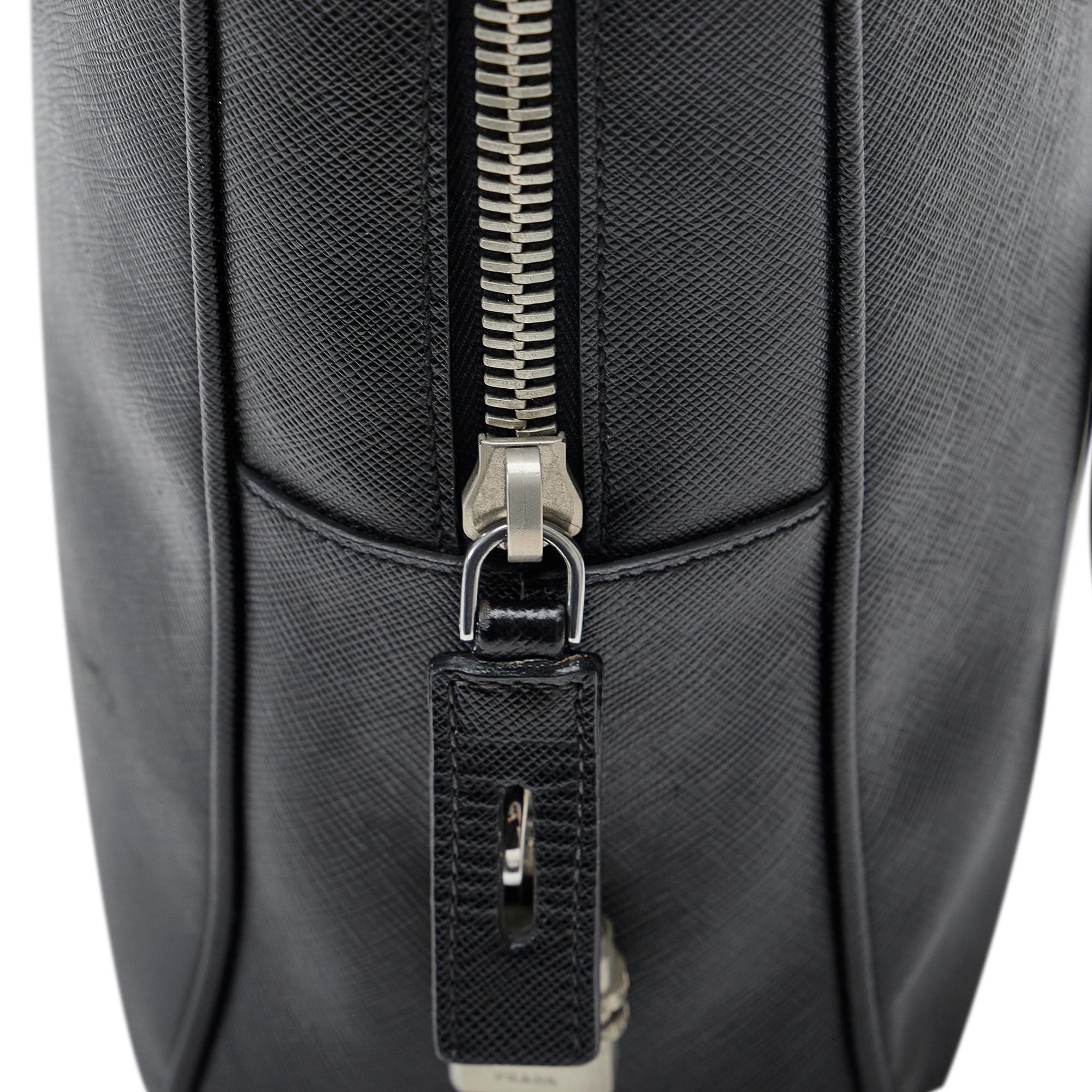 Prada Saffiano Business Bag (SHG-Z1XOe9)