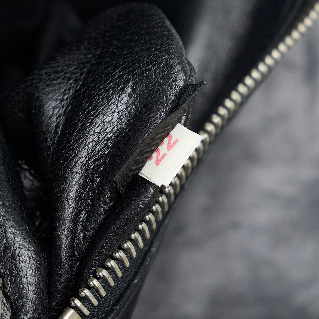 Prada Saffiano Clutch (SHG-bUHRWq)