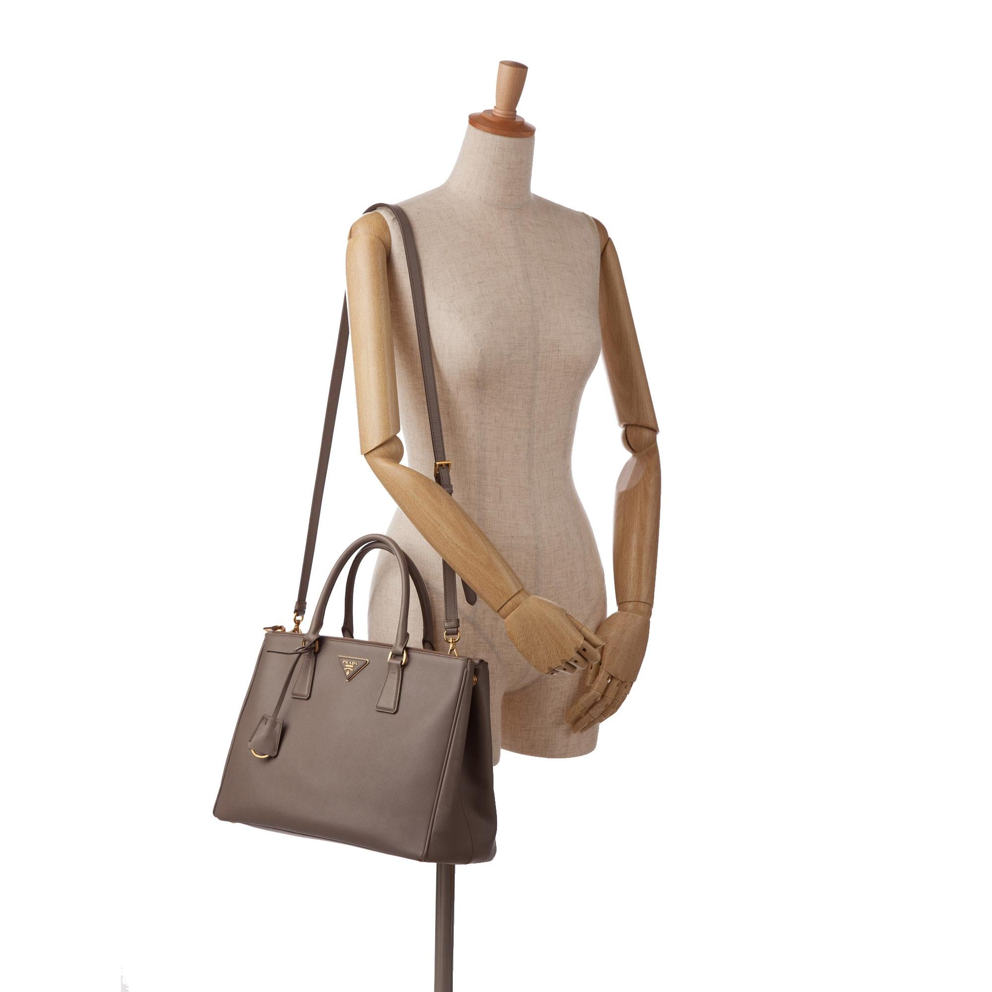 Prada Saffiano Galleria Satchel (SHG-YUDtrH)