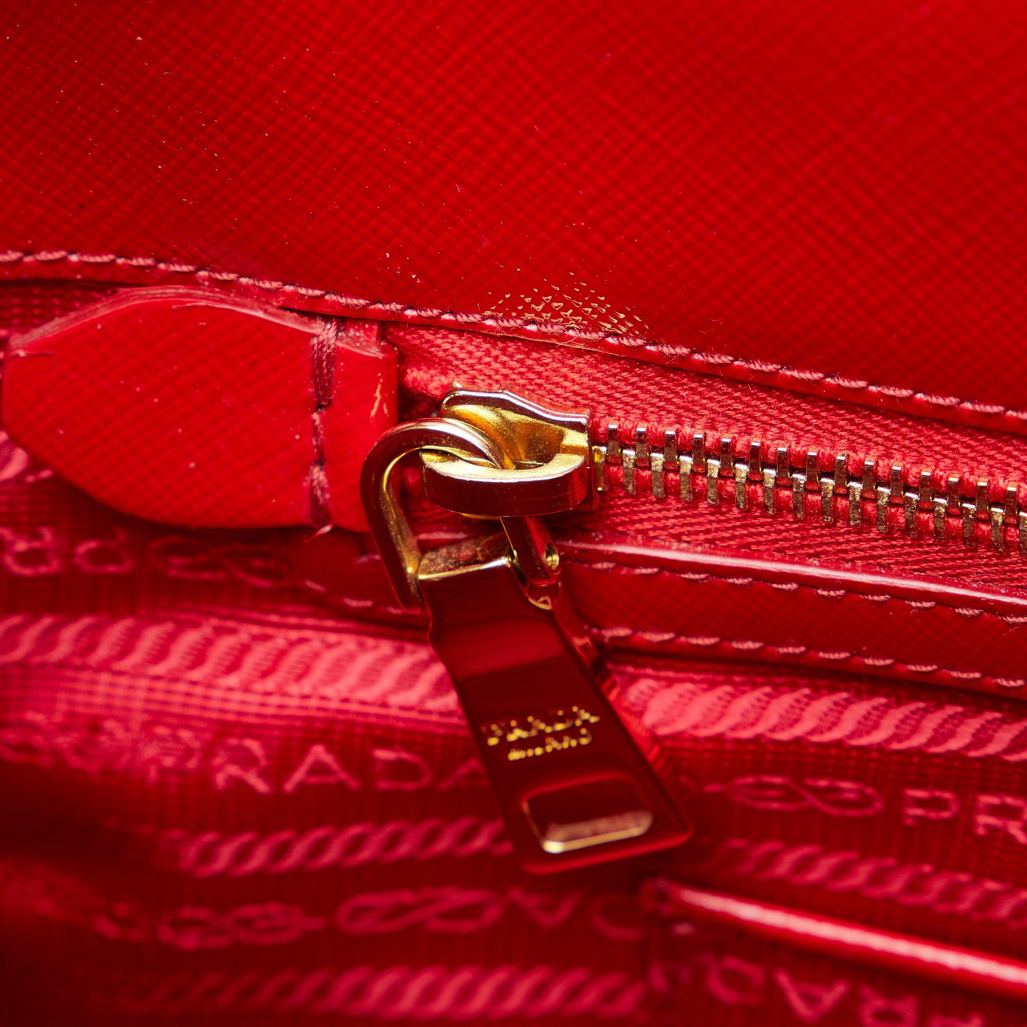 Prada Saffiano Vernice Satchel (SHG-PB49aJ)