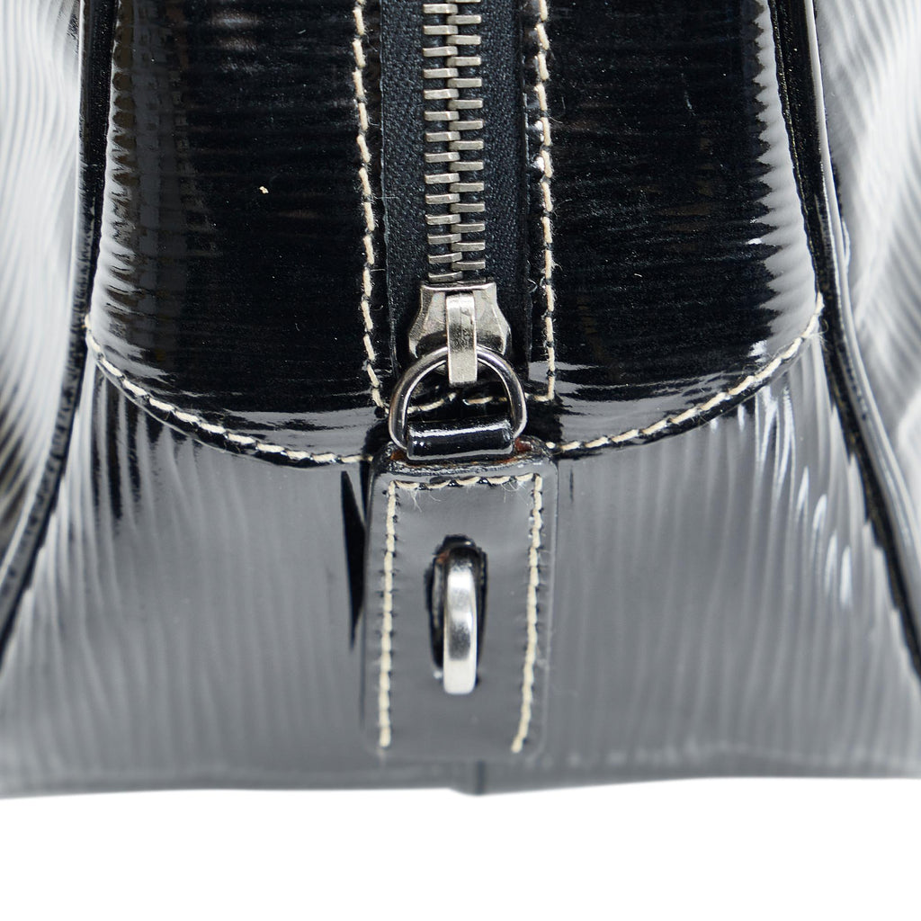 Prada Spazzolato Shoulder Bag (SHG-hMUJaT)