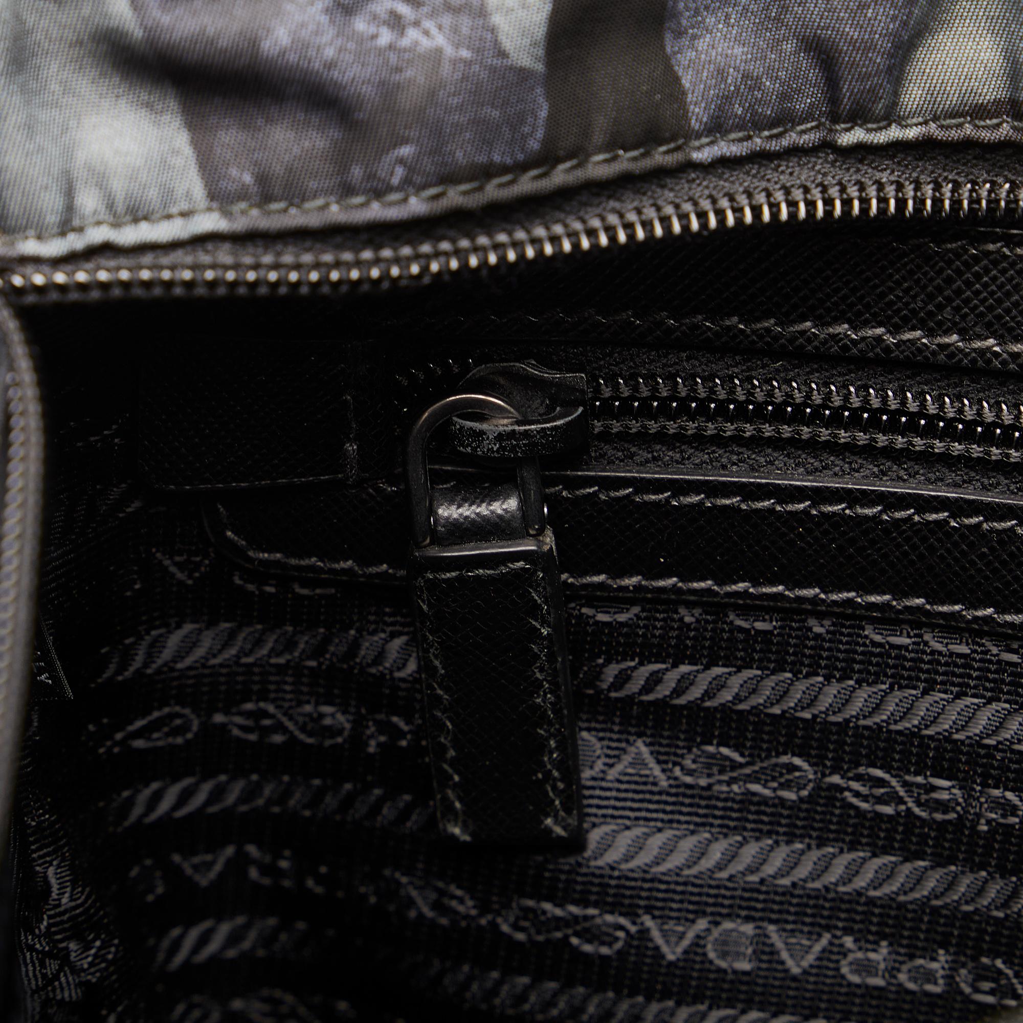Prada Tessuto Camo Messenger Bag (SHG-ftIjDN)