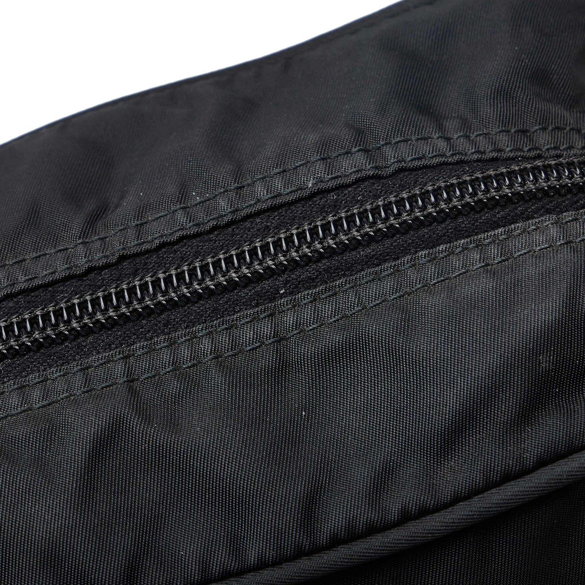 Prada Tessuto Crossbody Bag (SHG-LOo8pe)