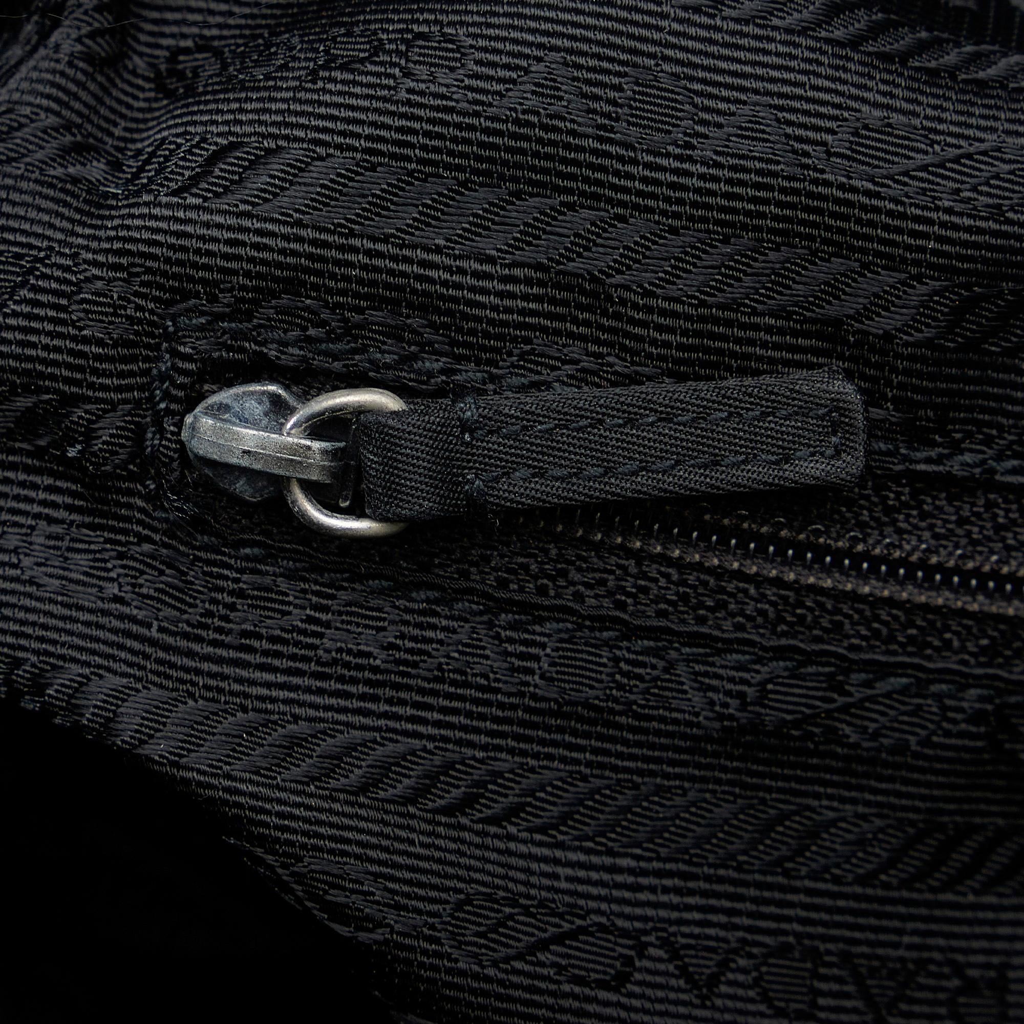 Prada Tessuto Crossbody Bag (SHG-LOo8pe)