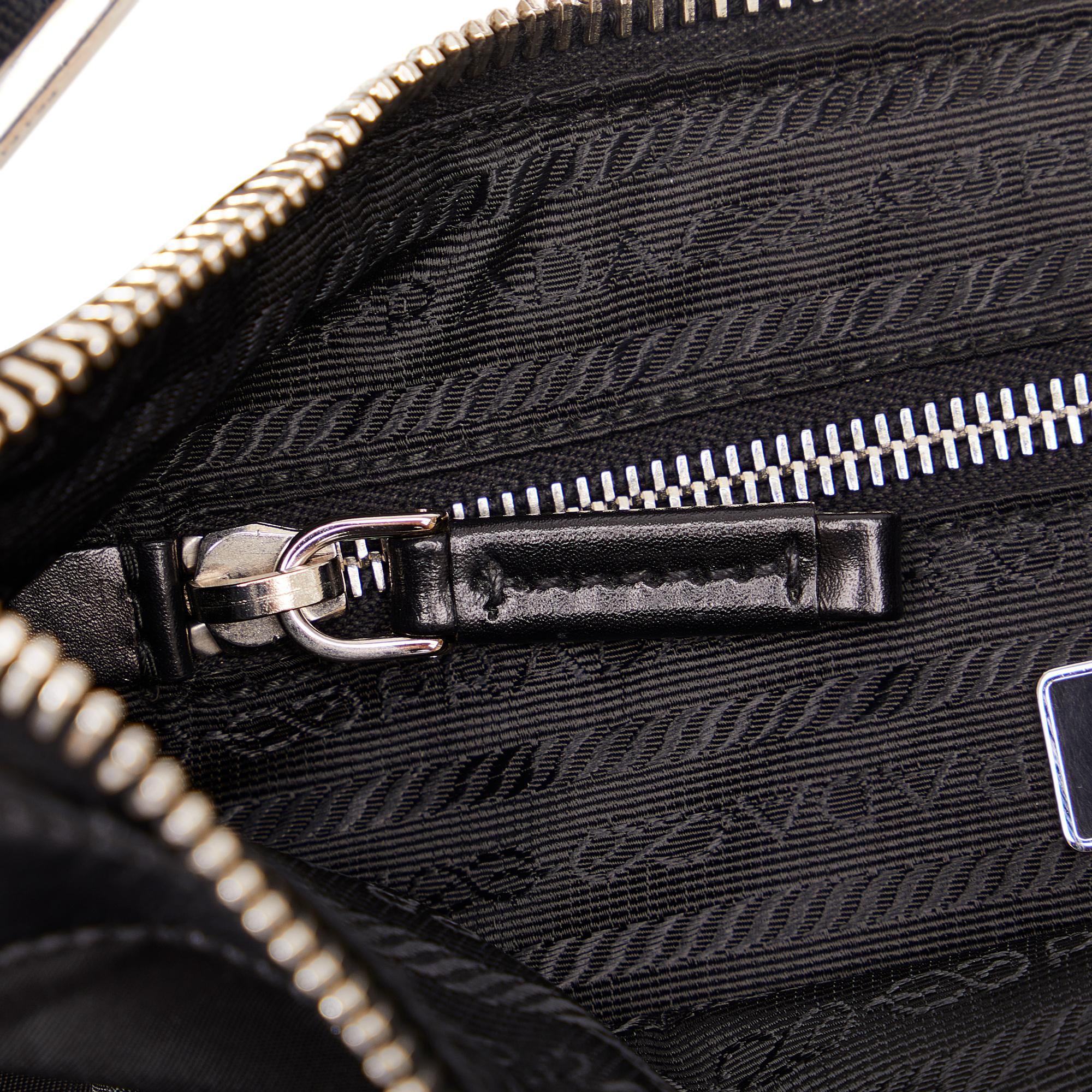 Prada Tessuto Crossbody Bag (SHG-QvCvSO)