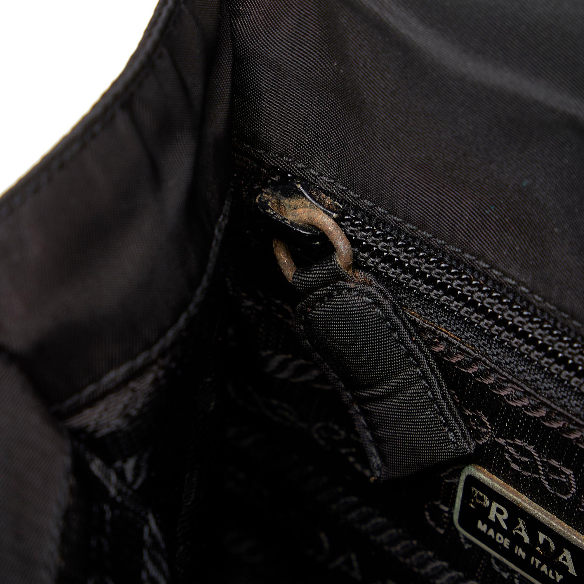 Prada Tessuto Crossbody Bag (SHG-kjFZmW)