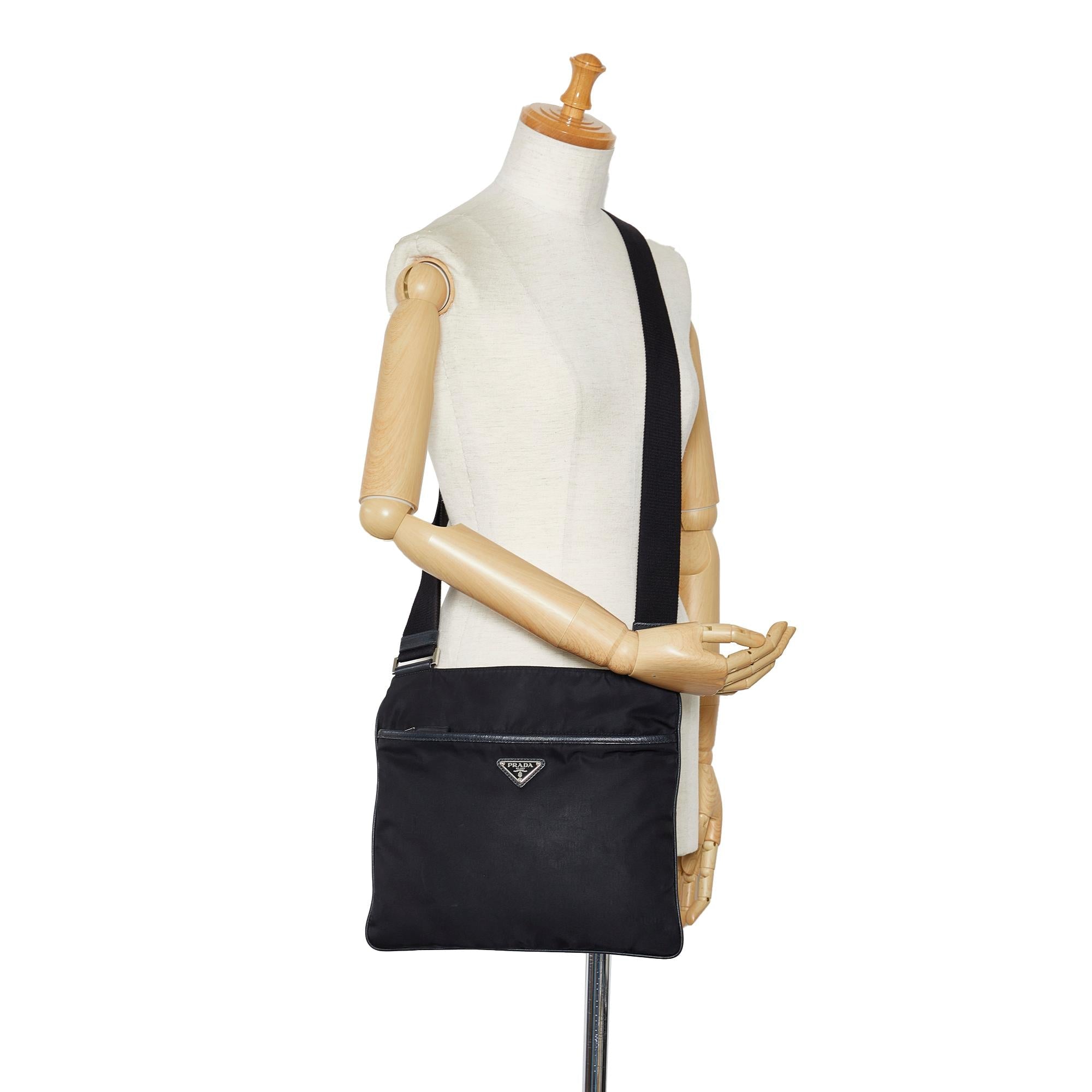 Prada Tessuto Crossbody (SHG-EdtmnG)