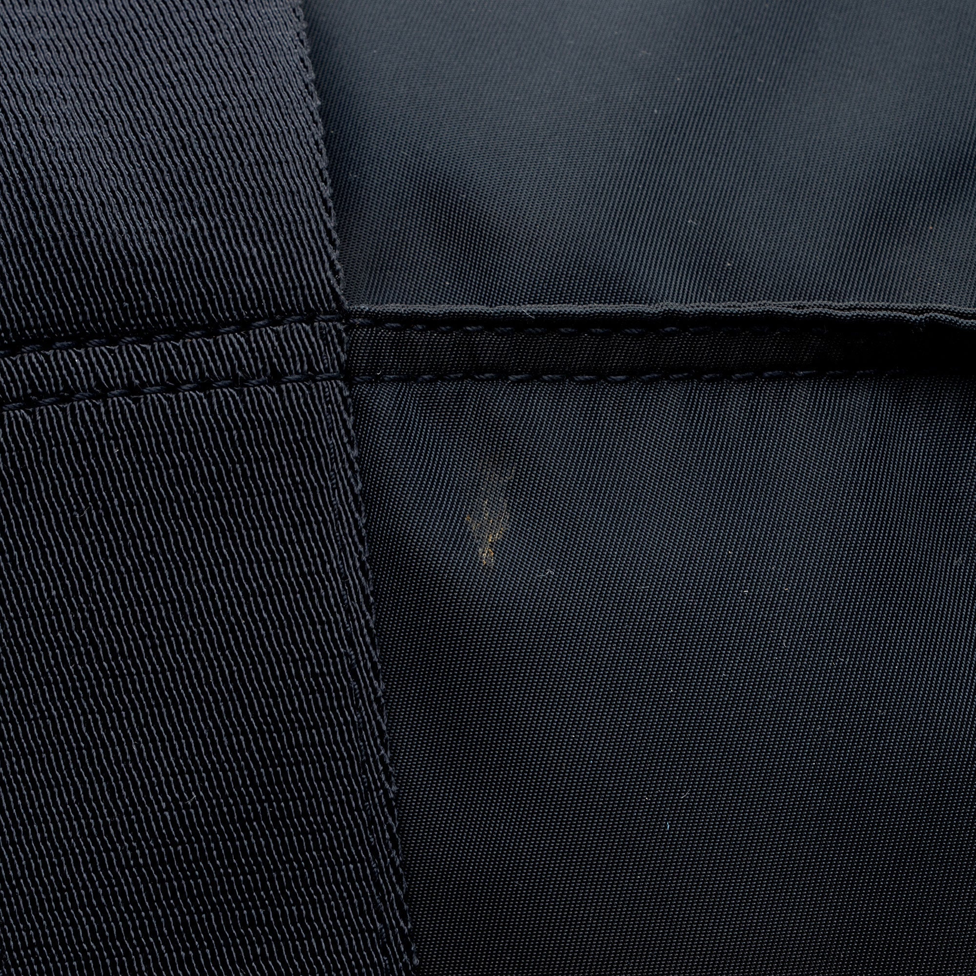 Prada Tessuto Vertical Duffle Bag (SHF-2Gs5Cd)