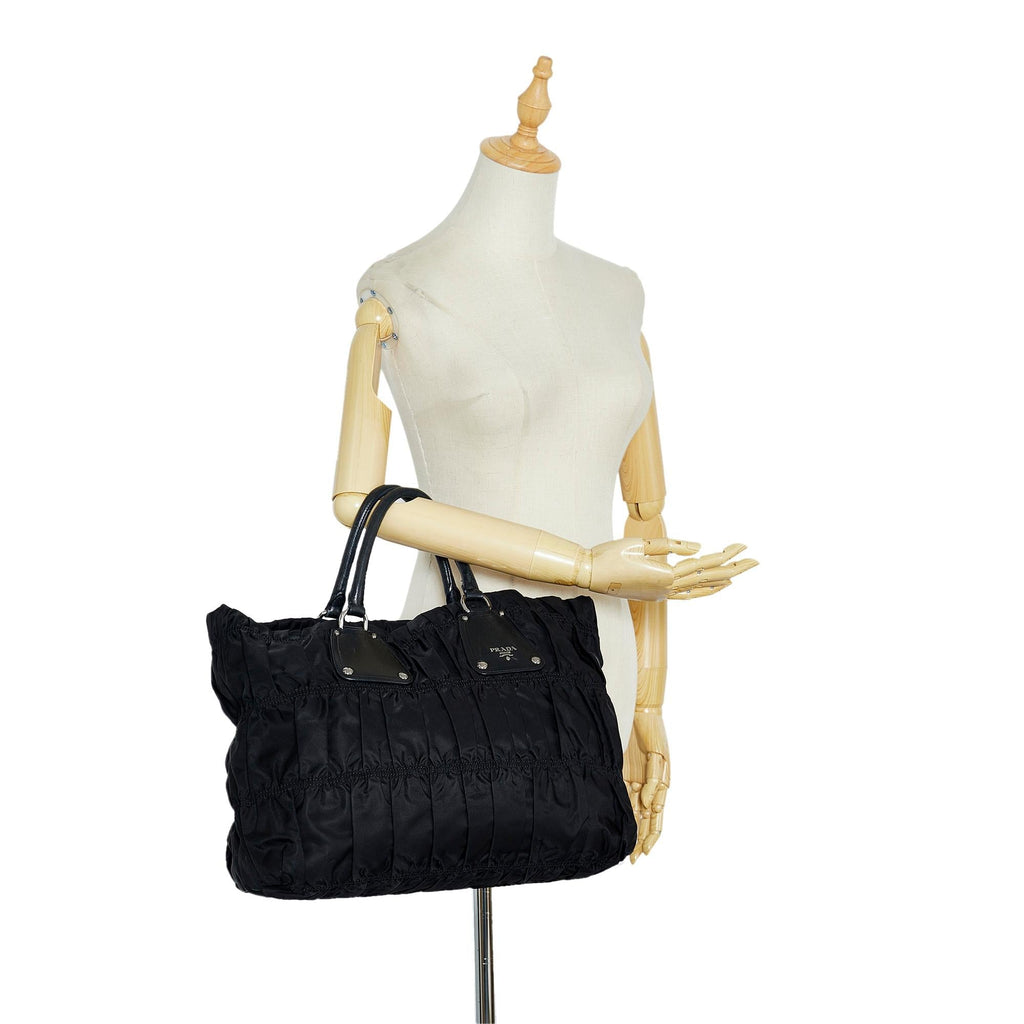 Prada Tessuto Gaufre Tote Bag (SHG-NNIsSd)