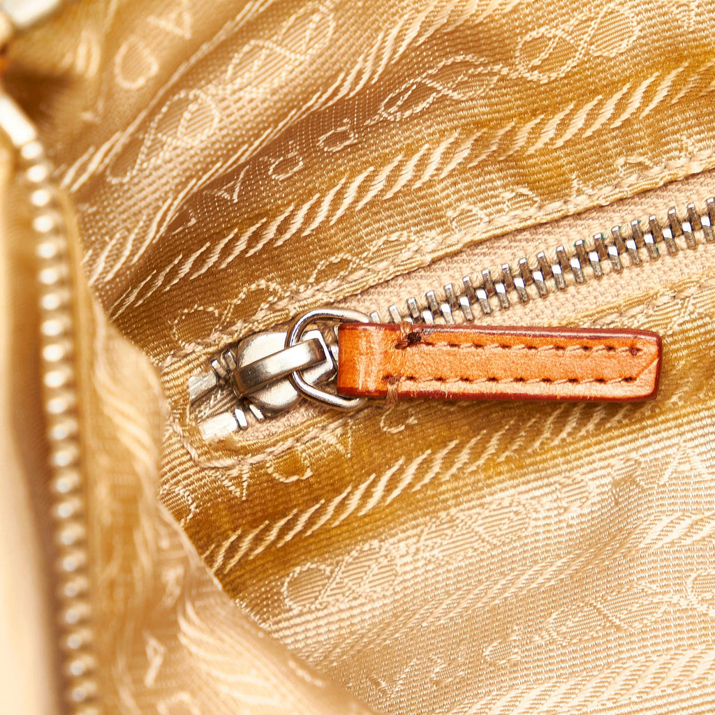 Prada Tessuto Handbag (SHG-RJW0tg)
