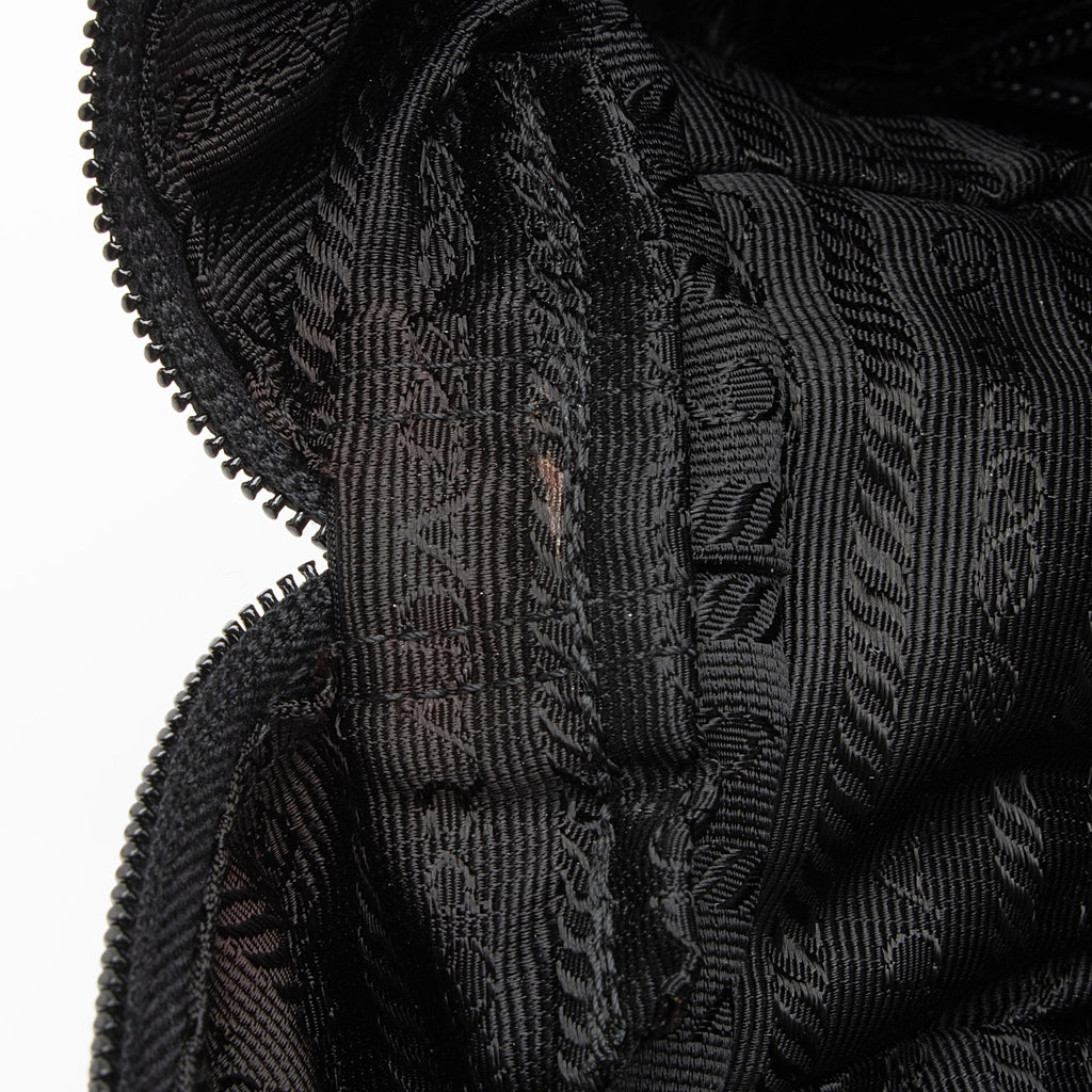 Prada Tessuto Medium Zip Top Tote (SHF-dPvTFu)
