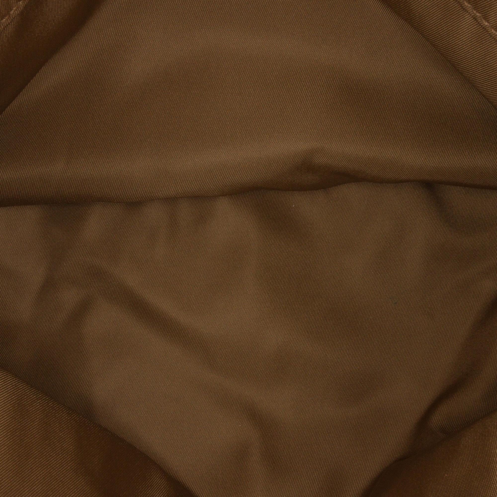 Prada Tessuto Messenger Bag (SHG-sqNt9B)