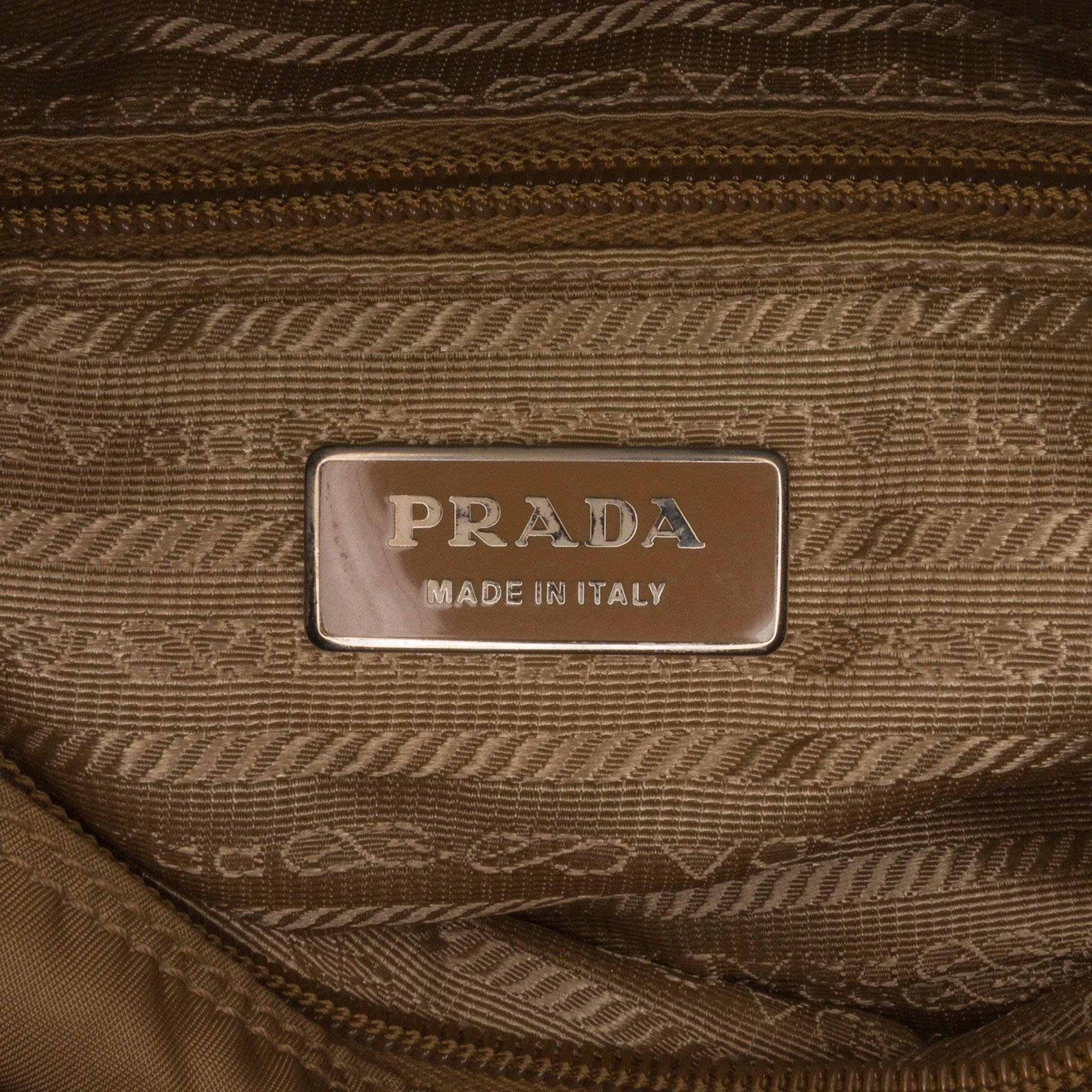 Prada Tessuto Messenger Bag (SHG-sqNt9B)
