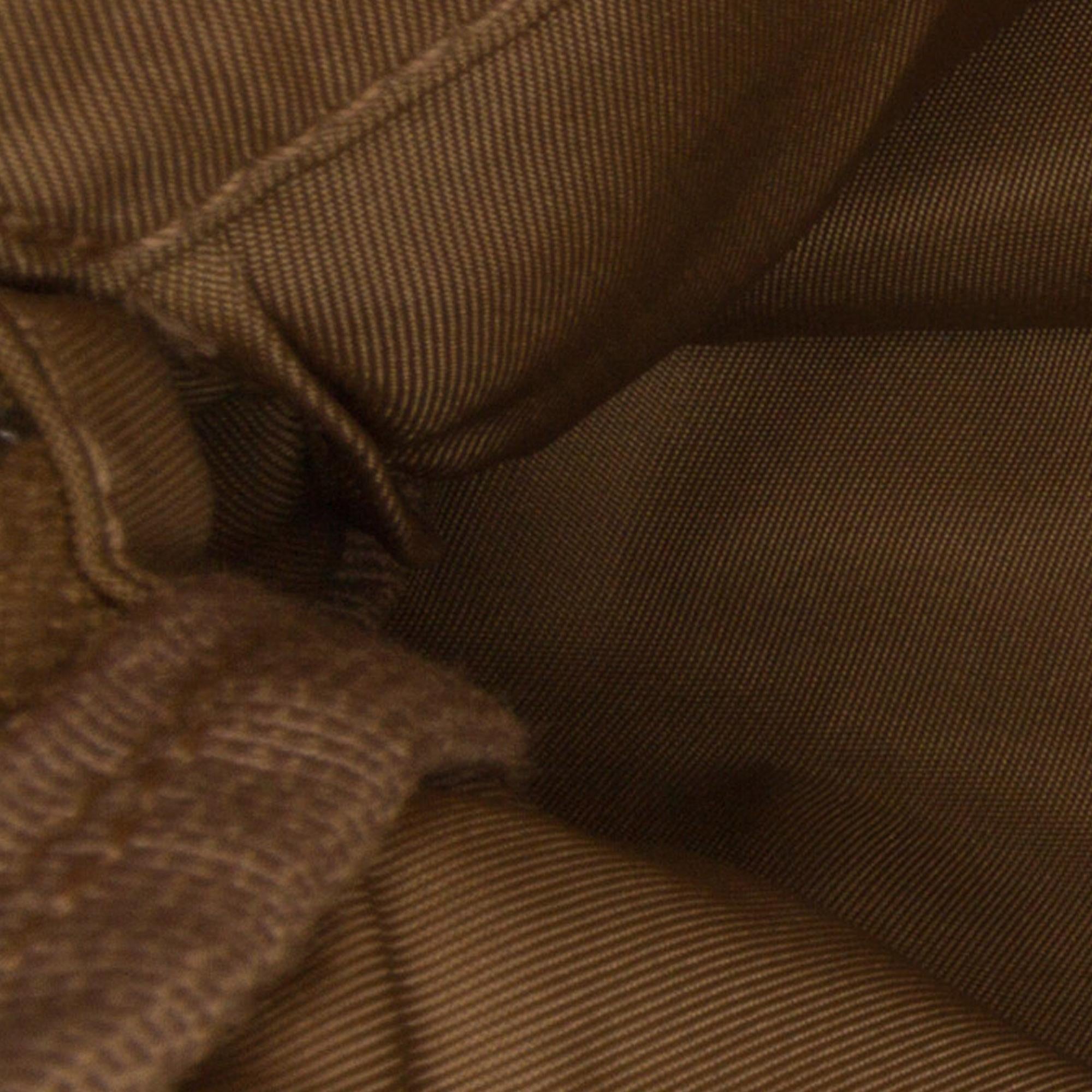 Prada Tessuto Messenger Bag (SHG-sqNt9B)