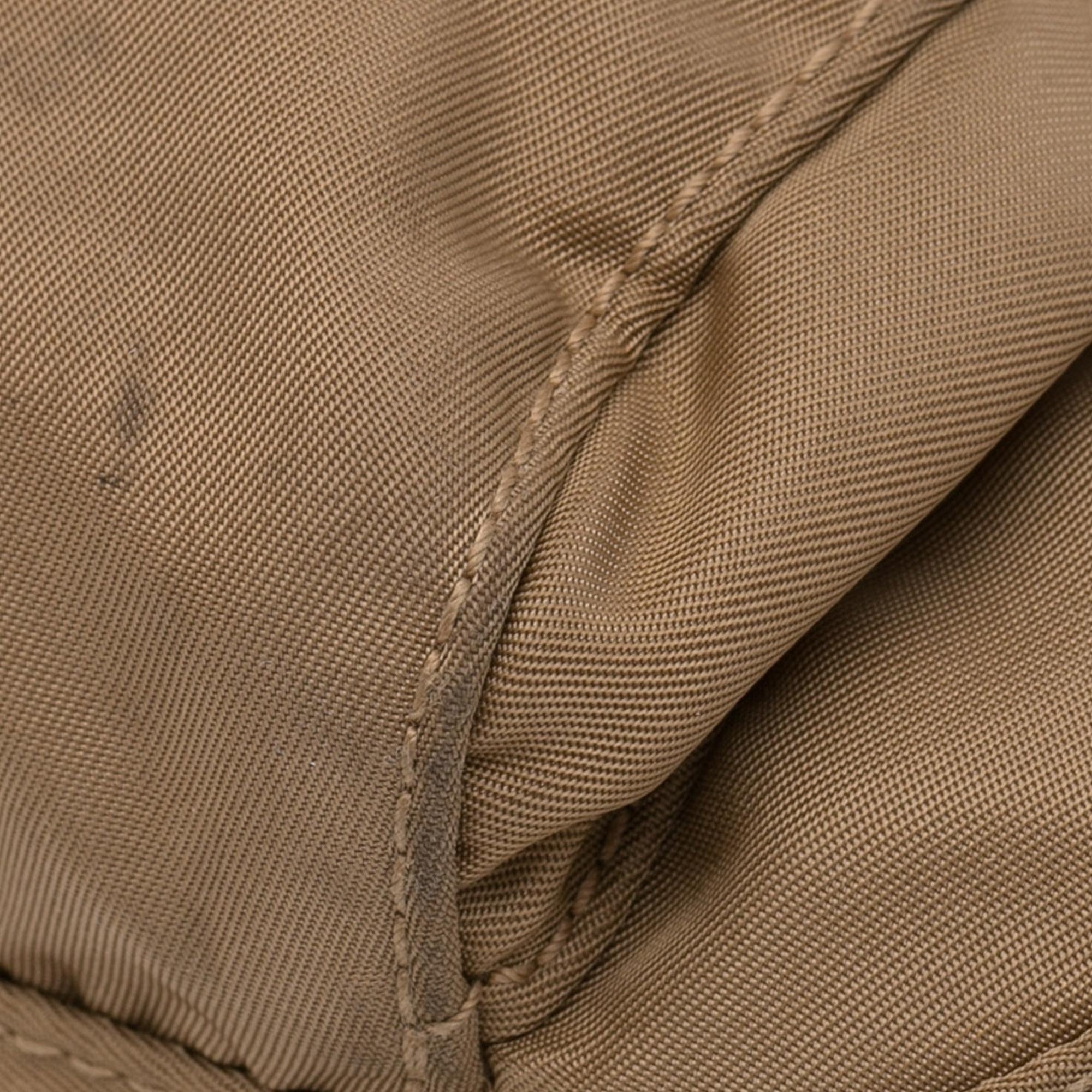 Prada Tessuto Messenger Bag (SHG-sqNt9B)