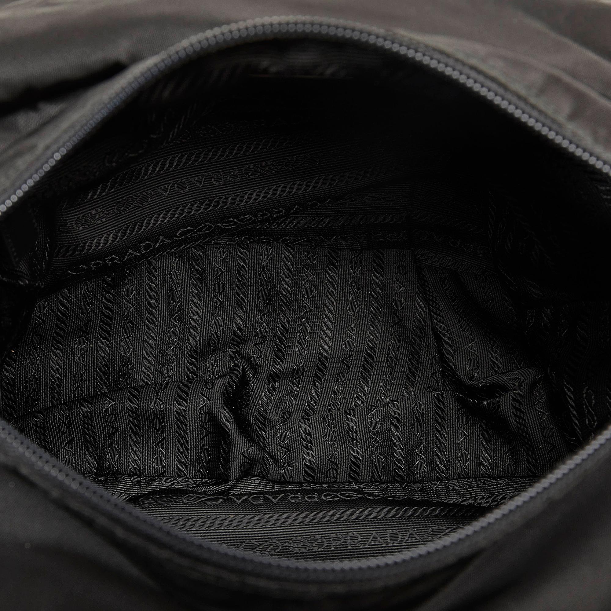 Prada Tessuto Messenger Bag (SHG-UPZdHj)