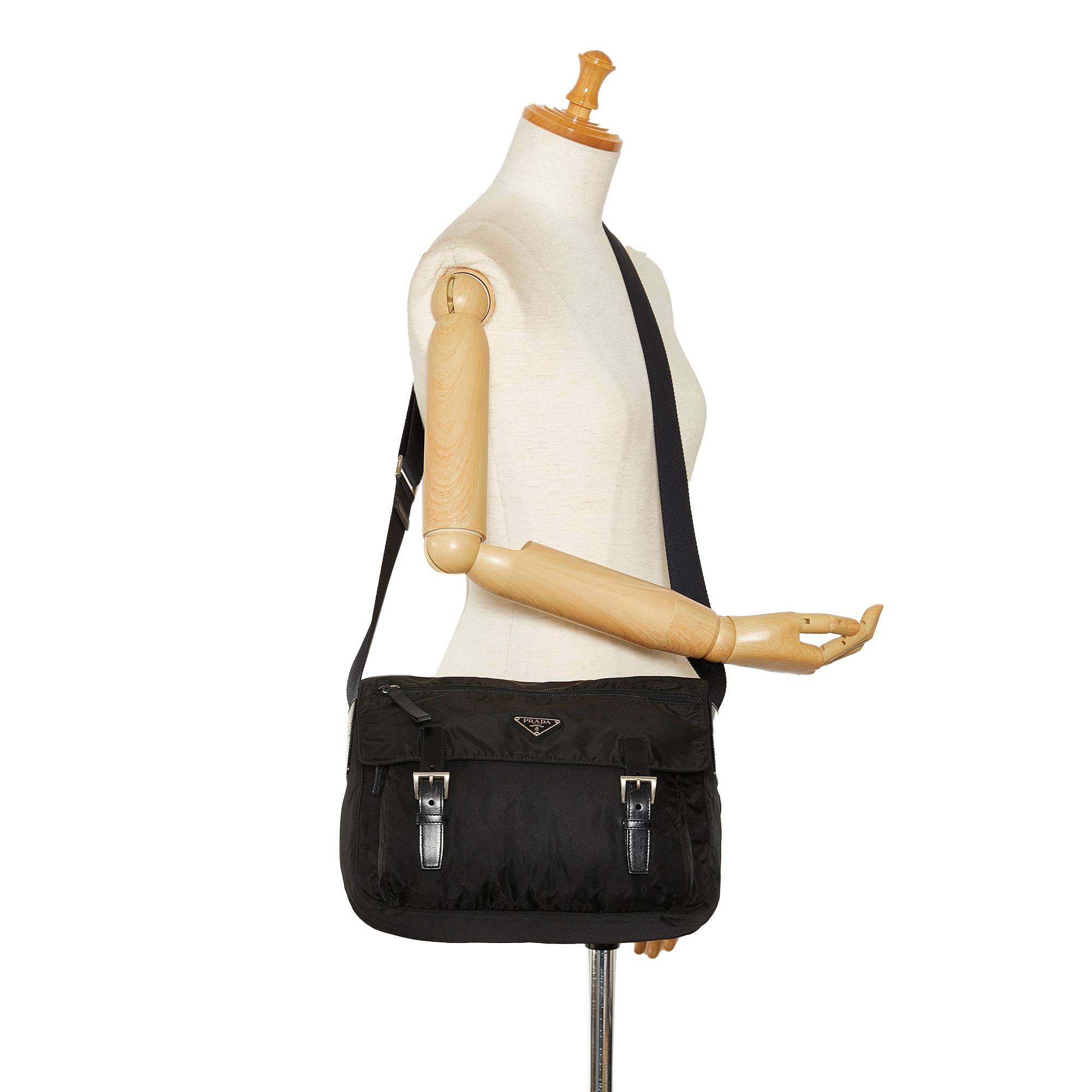 Prada Tessuto Messenger Bag (SHG-UPZdHj)