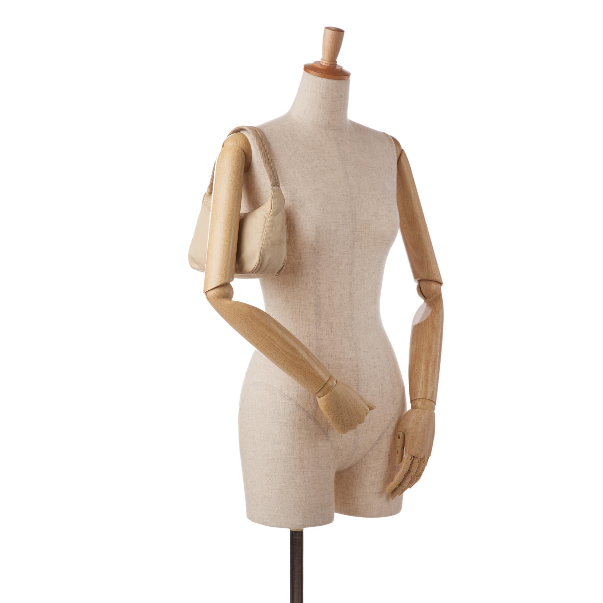 Prada Tessuto Re-Edition 2000 Baguette (SHG-QJJpyn)