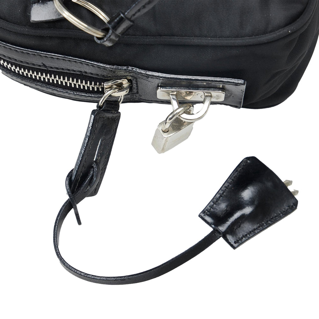 Prada Tessuto Shoulder Bag (SHG-G3rC3l)