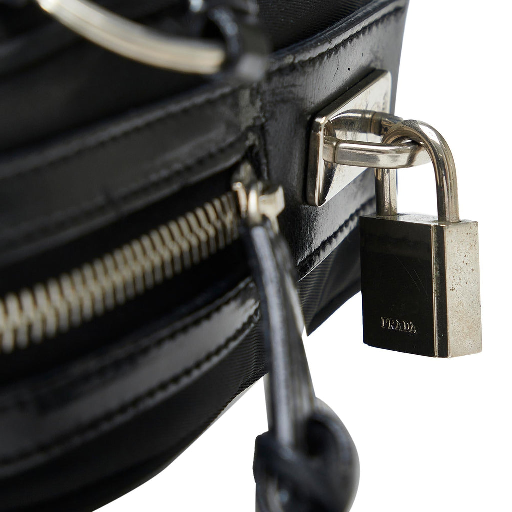 Prada Tessuto Shoulder Bag (SHG-G3rC3l)