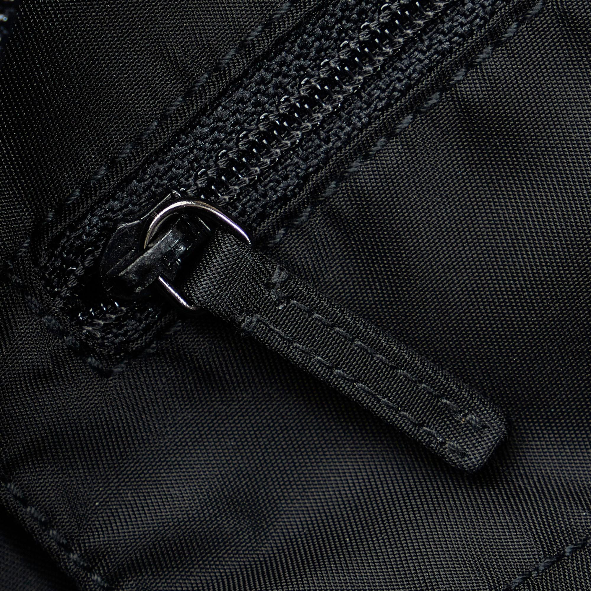 Prada Tessuto Tote Bag (SHG-rA33FJ)