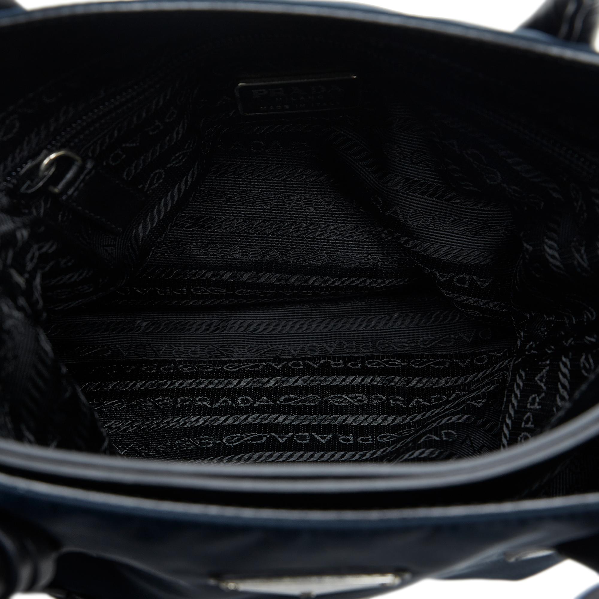 Prada Tessuto Tote (SHG-s6KlAJ)