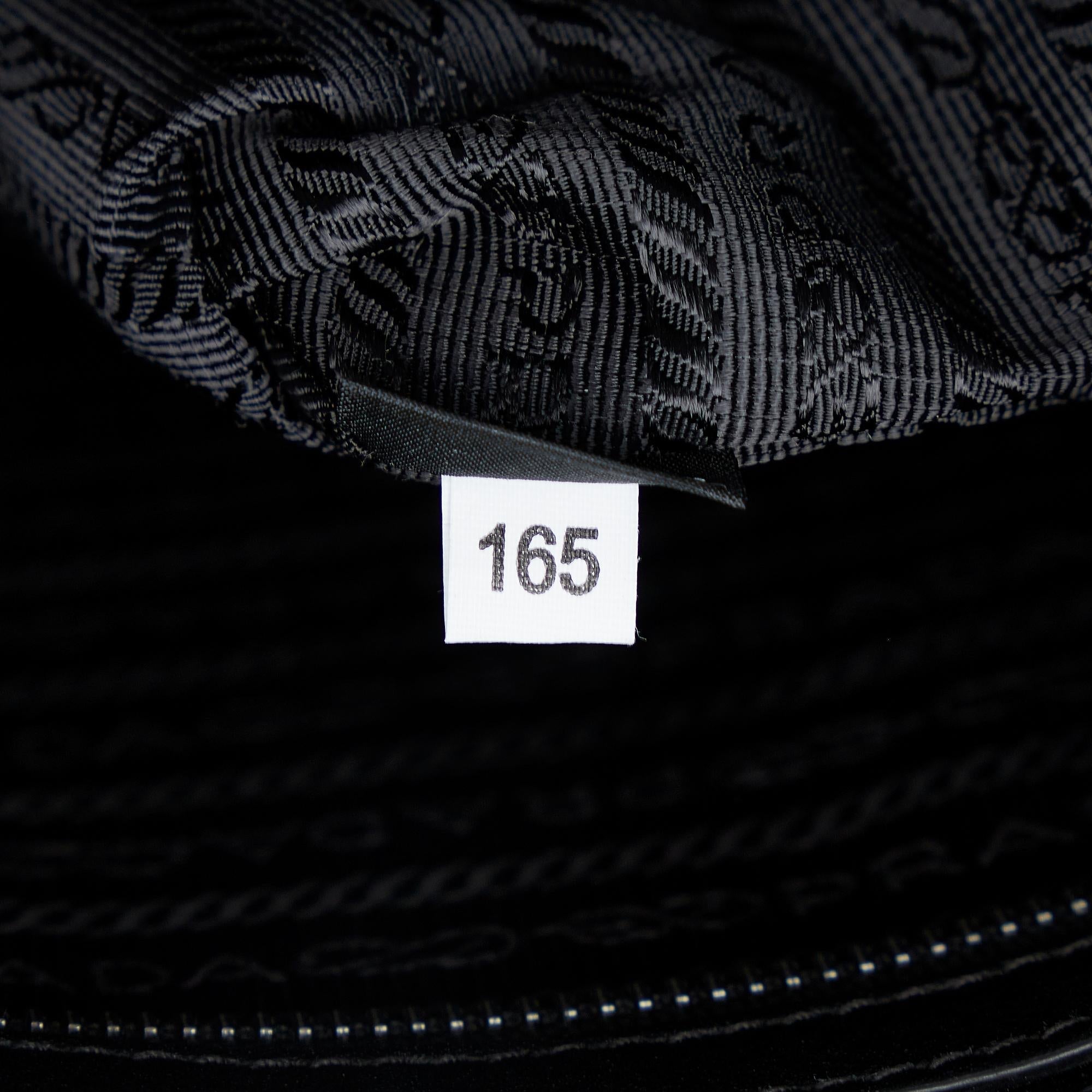 Prada Vitello Daino Business Bag (SHG-VoDzyK)
