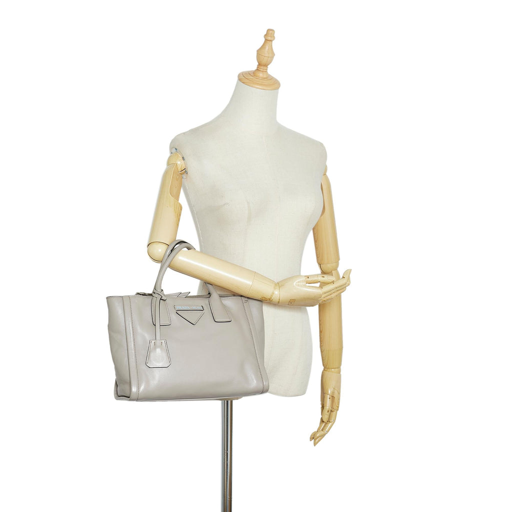 Prada Vitello Daino Concept Satchel (SHG-gW7vCL)